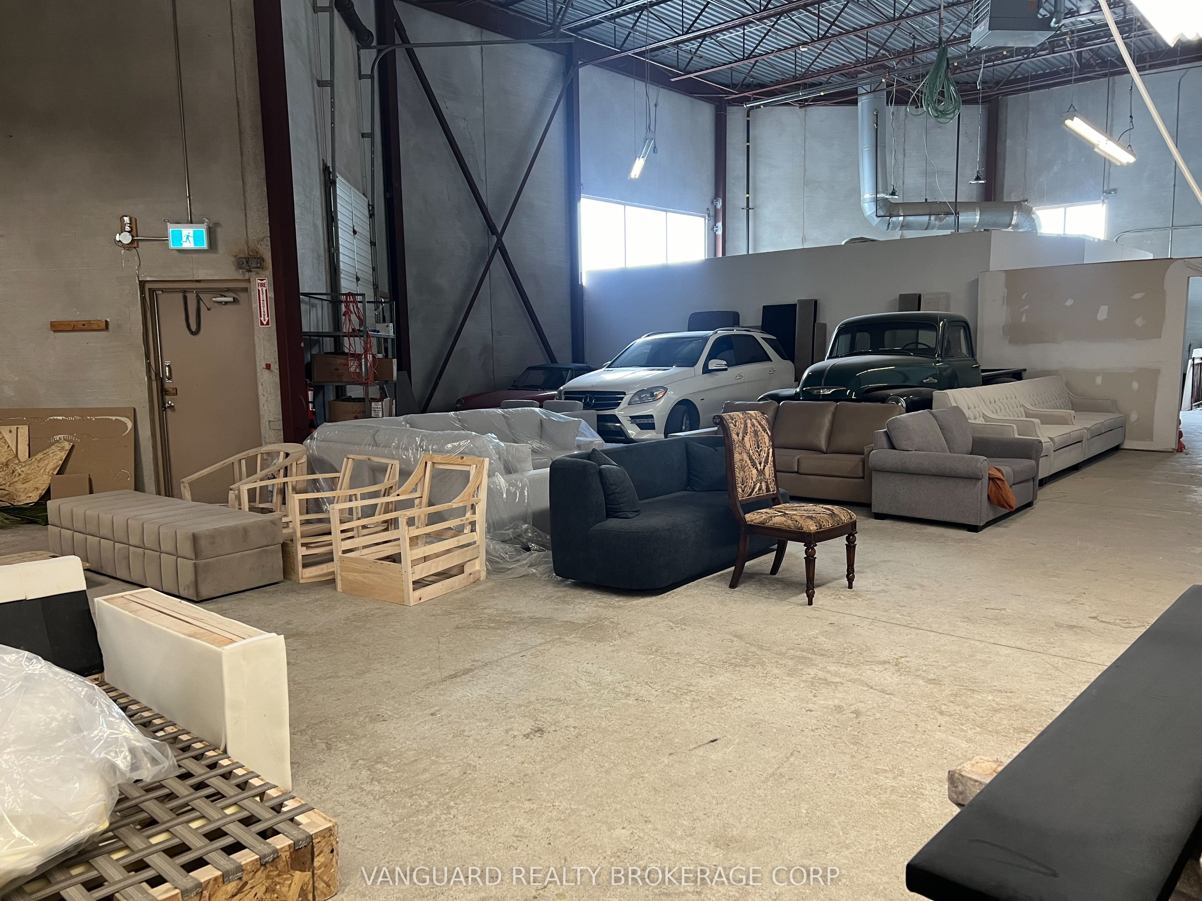 #unit E - 172 Chrislea Road Property Photo 5