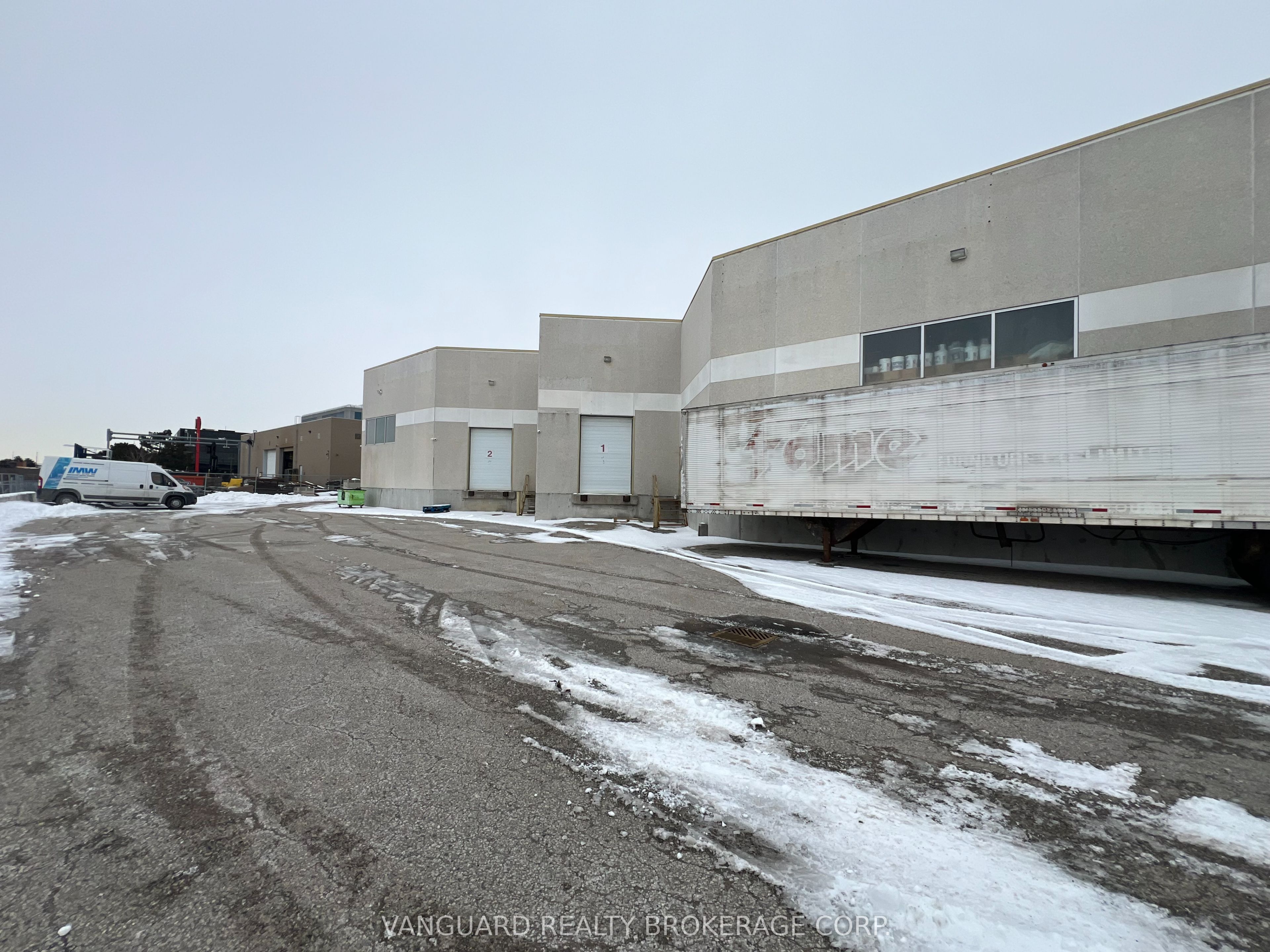 #unit E - 172 Chrislea Road Property Photo 11