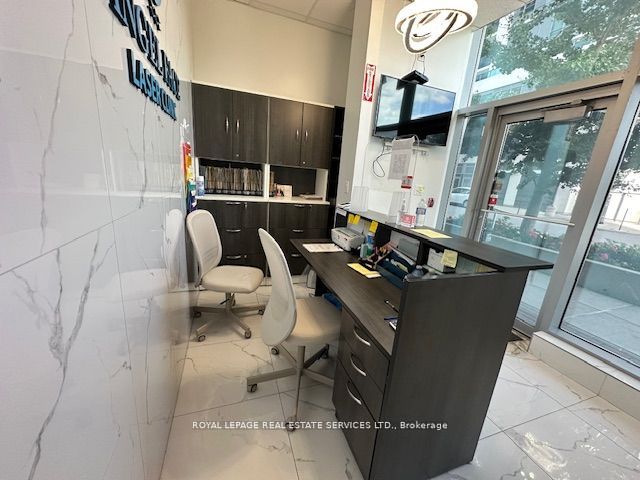 #102 - 7163 Yonge Street Property Photo 6