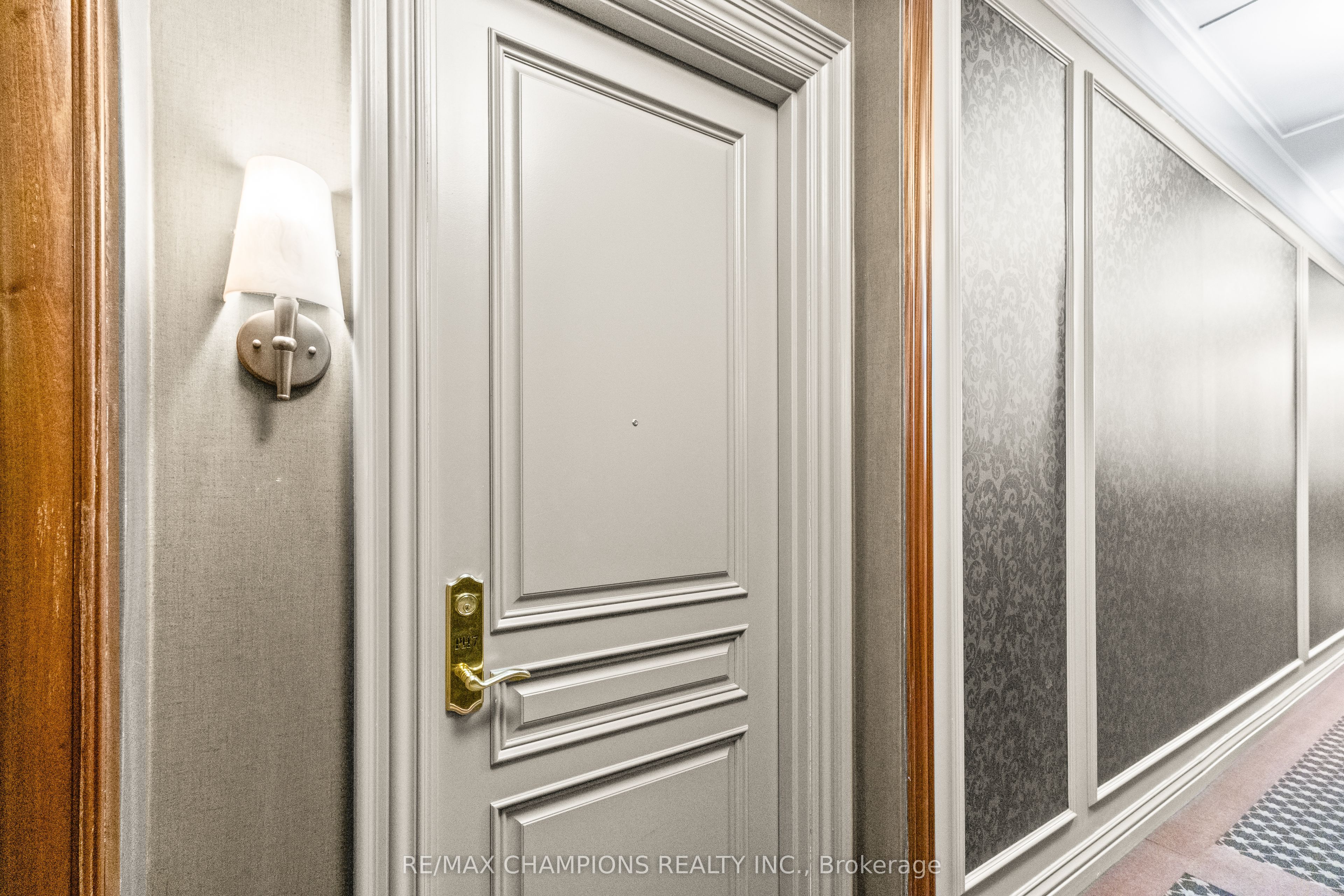 #ph 07 - 9245 Jane Street Property Photo 7