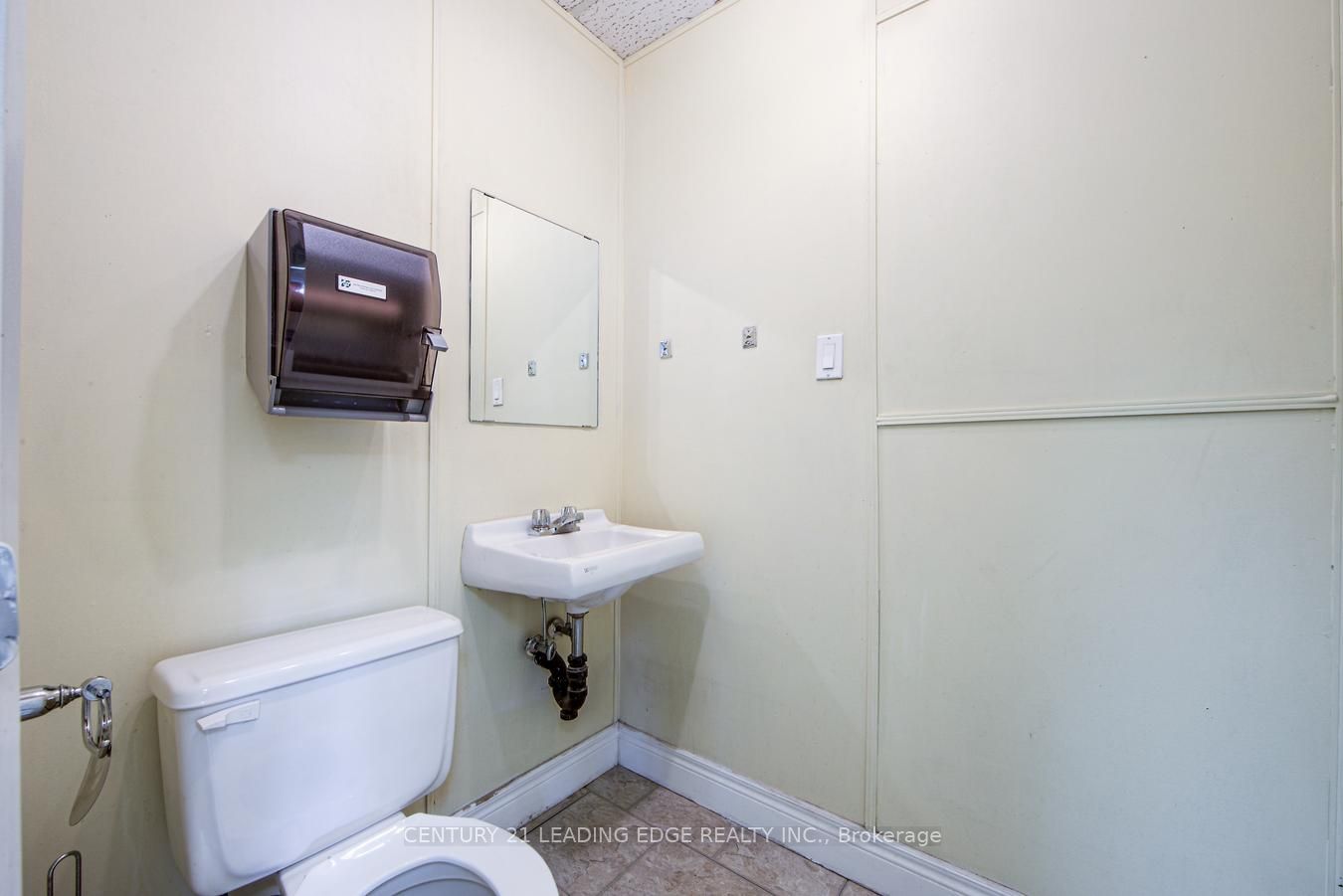 #11a - 9 Laidlaw Boulevard Property Photo 18
