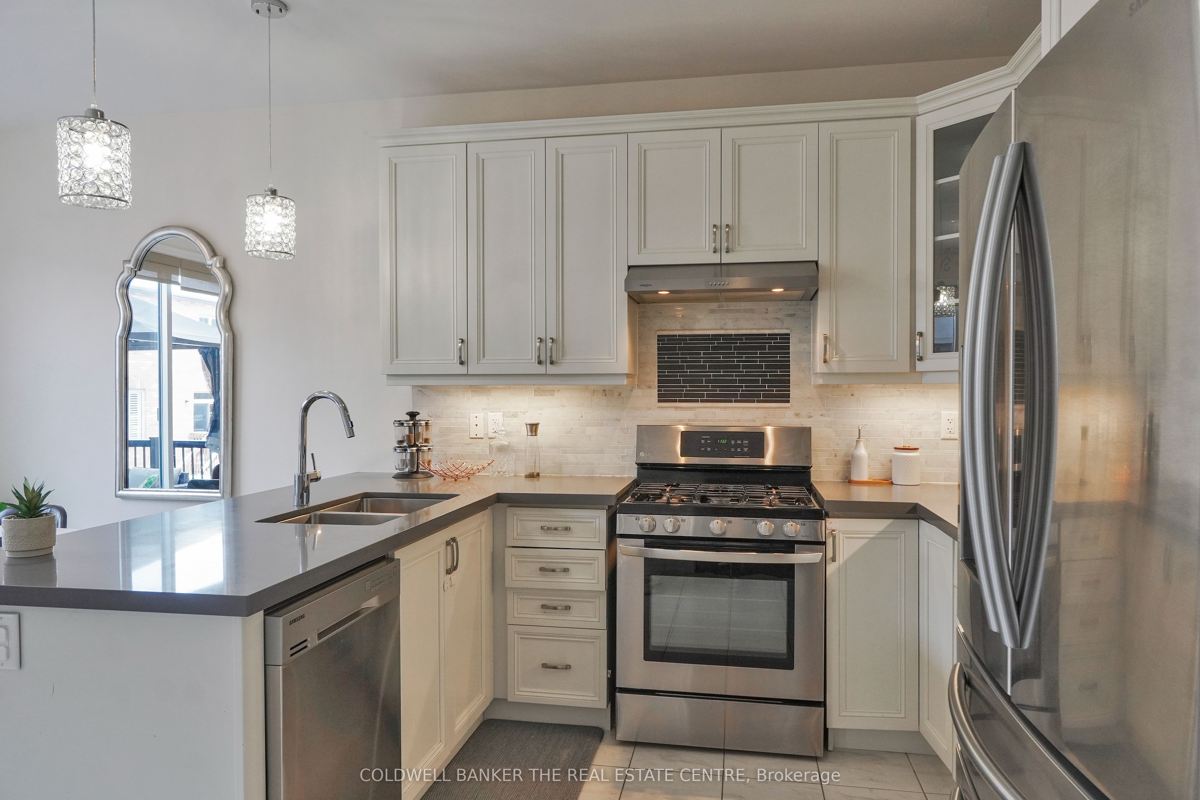 640 Clifford Perry Pl Property Photo 12