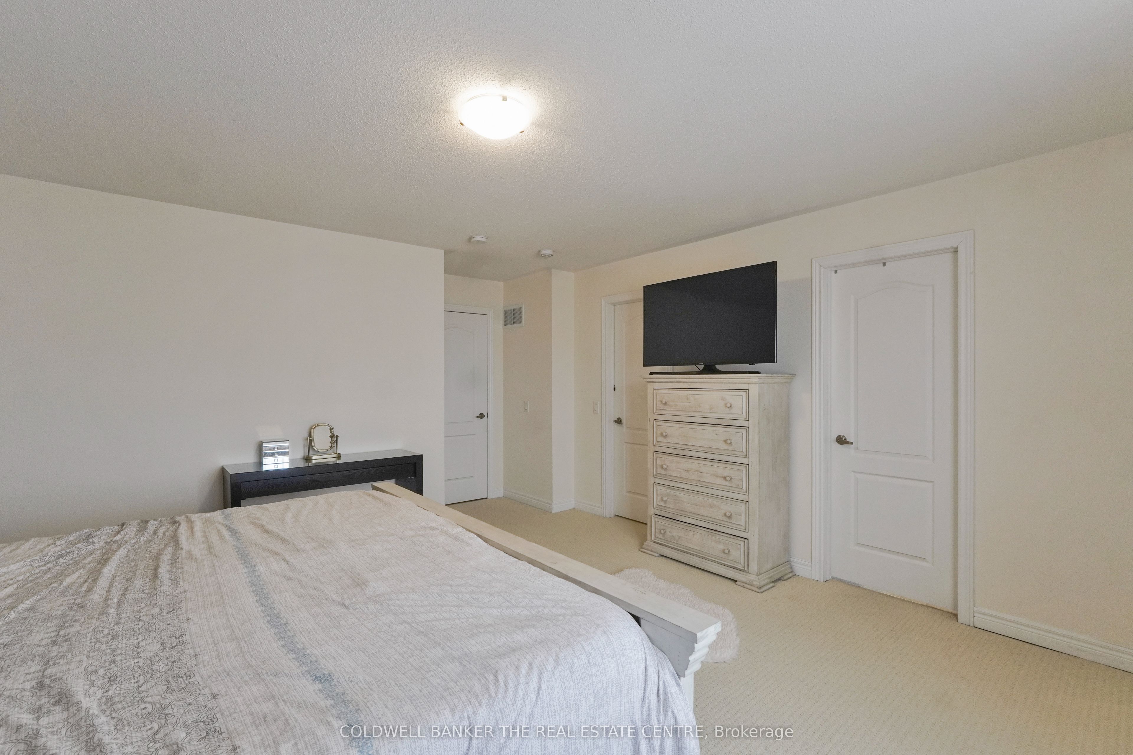 640 Clifford Perry Pl Property Photo 18