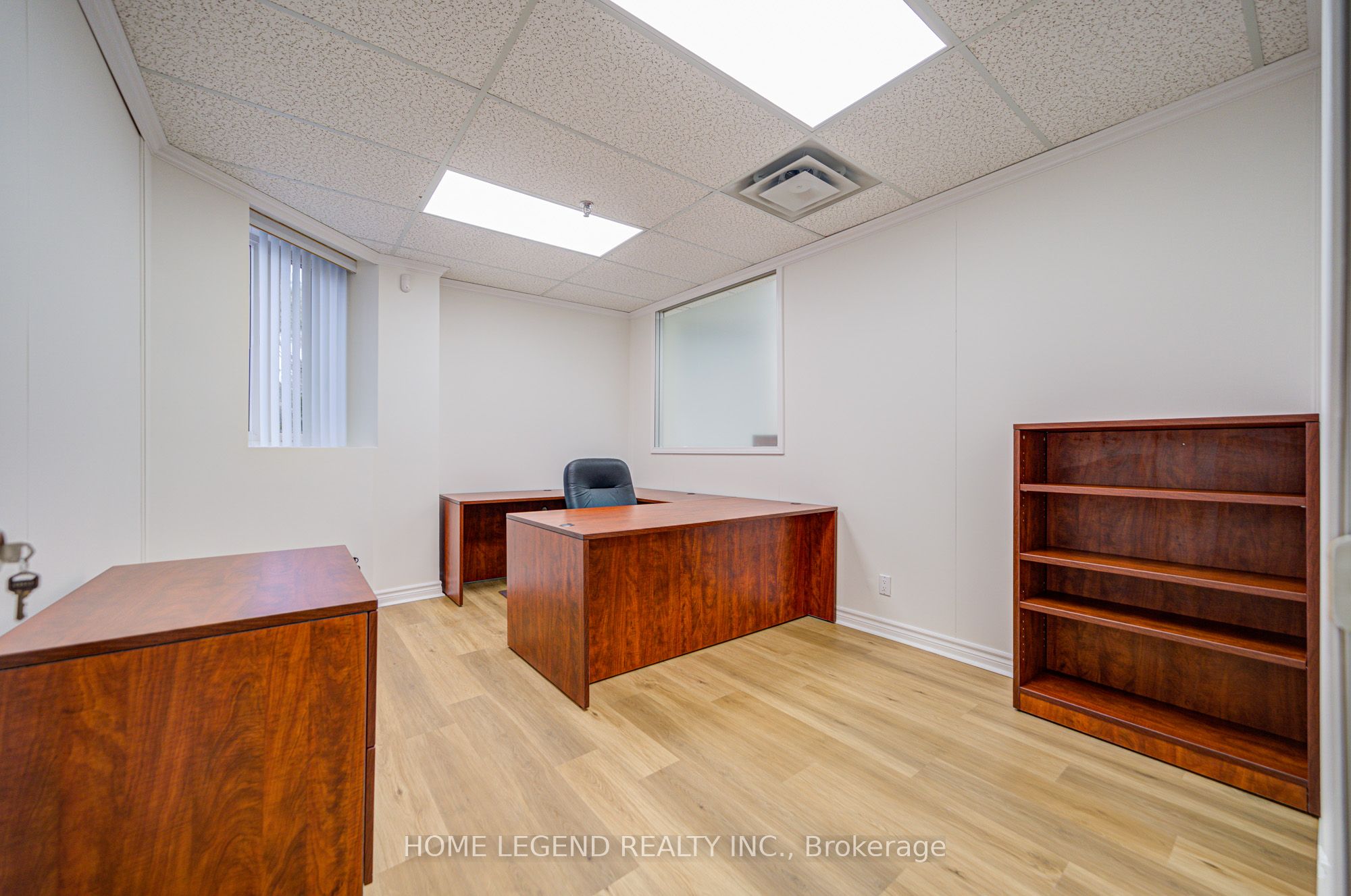 #101 - 335 Renfrew Drive Property Photo 8