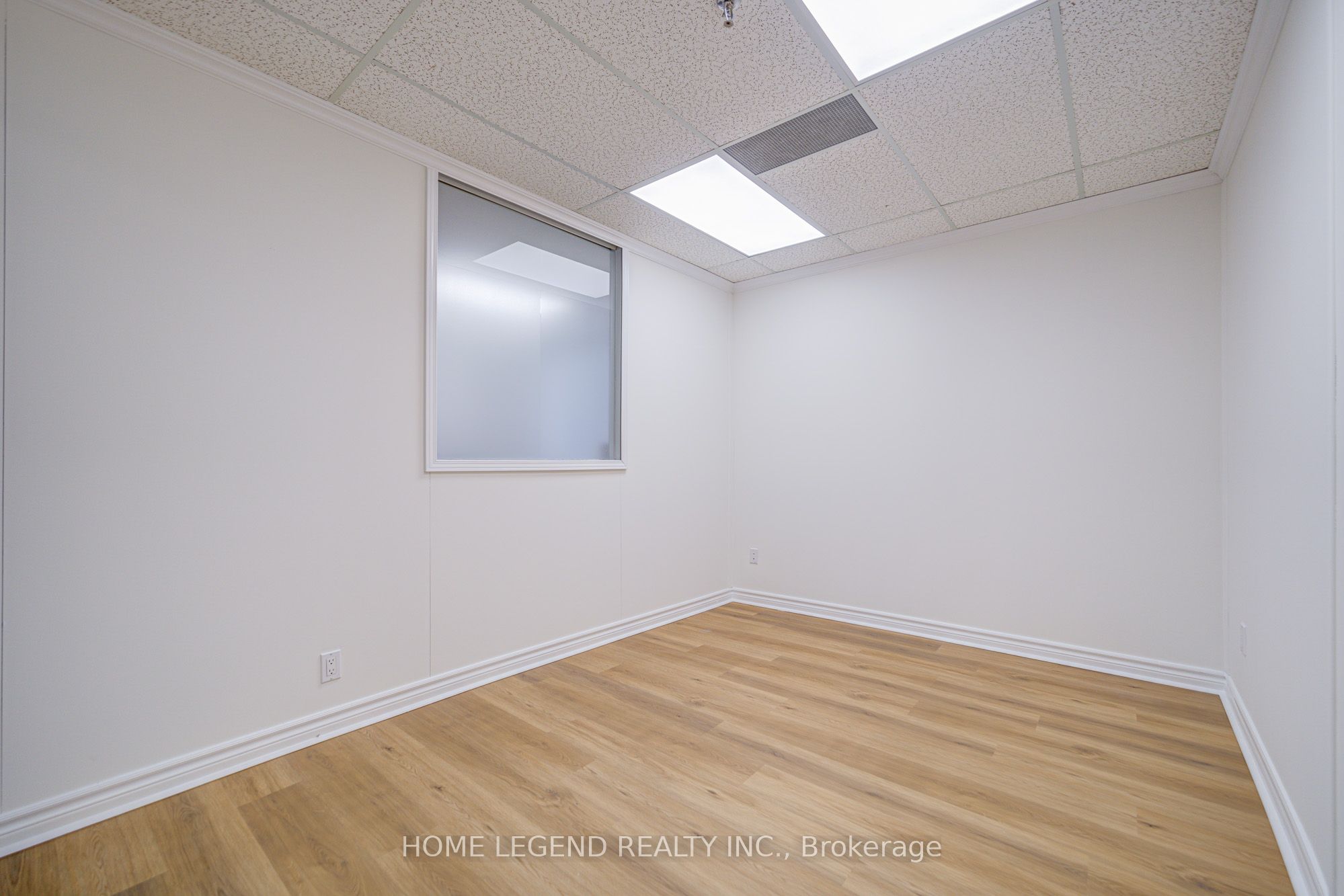 #101 - 335 Renfrew Drive Property Photo 9
