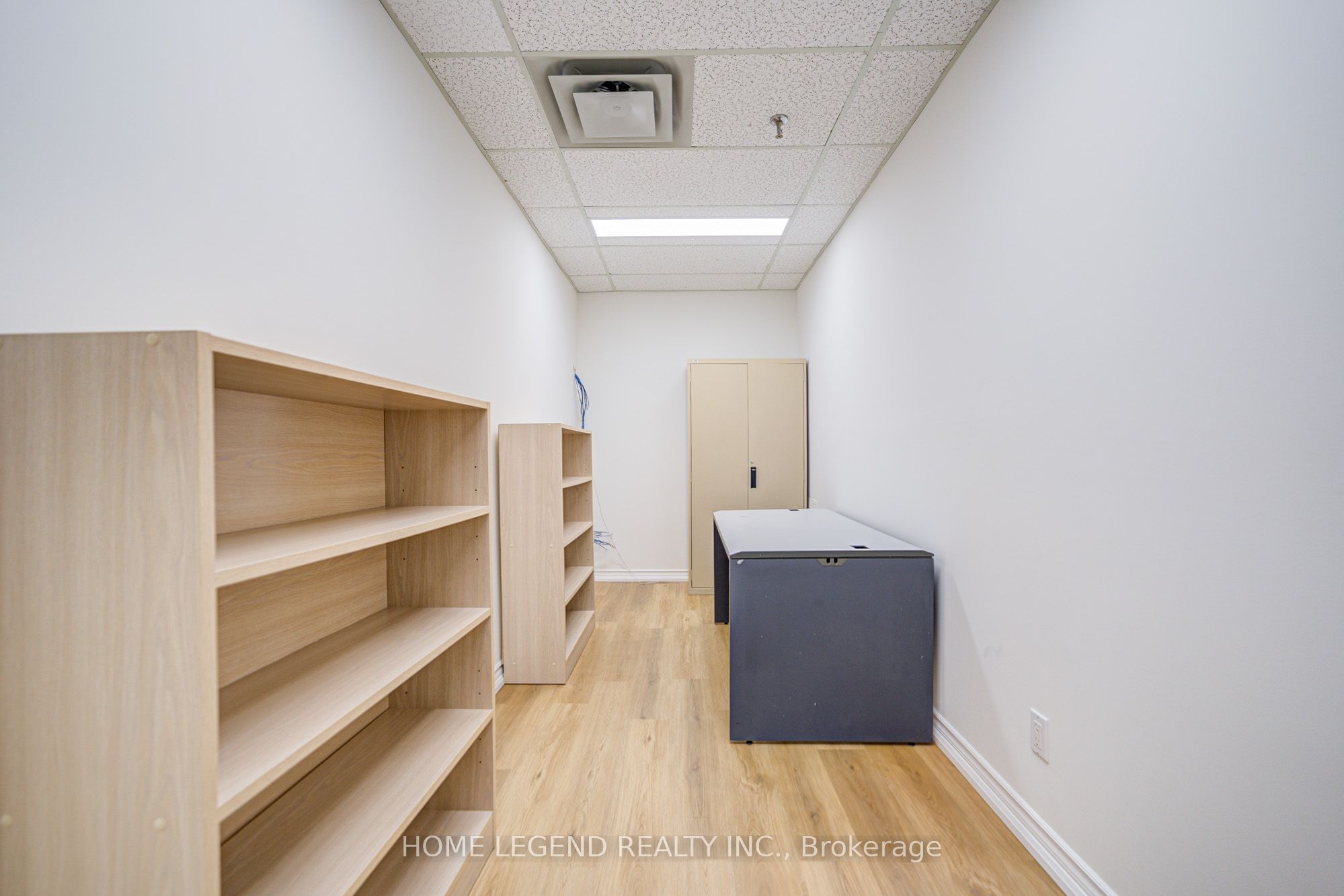 #101 - 335 Renfrew Drive Property Photo 11
