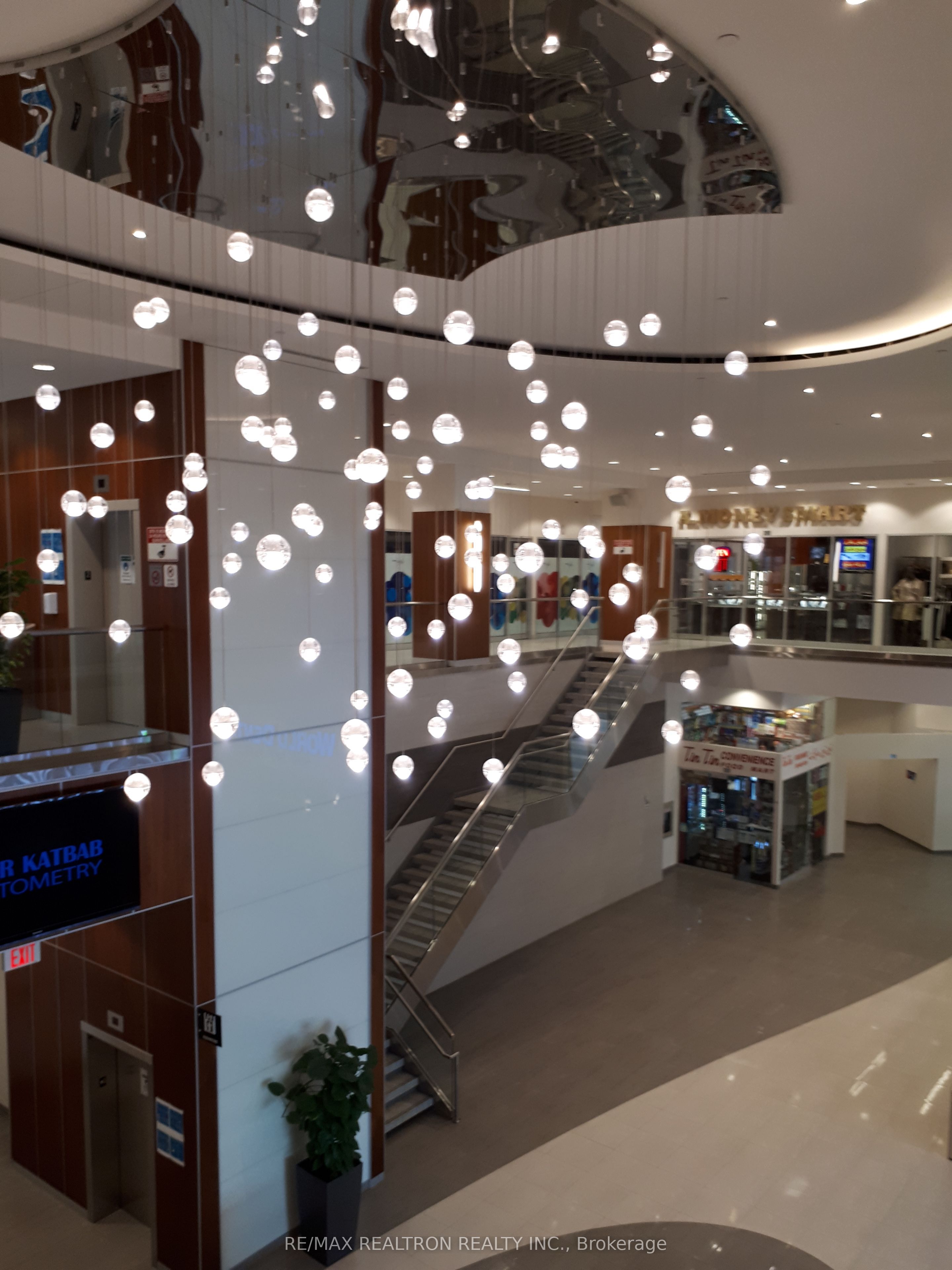 #232 - 7163 Yonge Street Property Photo 4