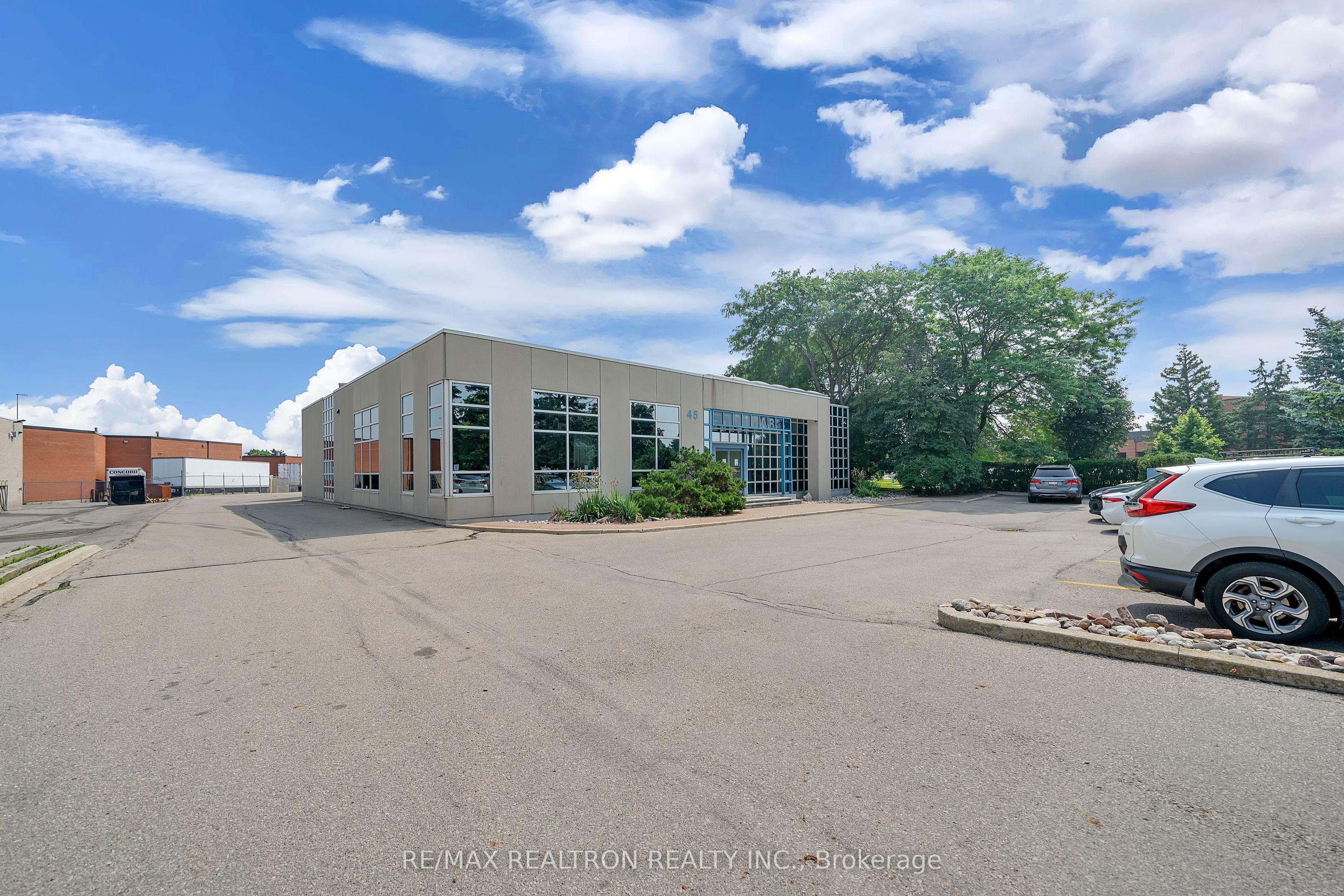 45 Tandem Road Property Photo 2