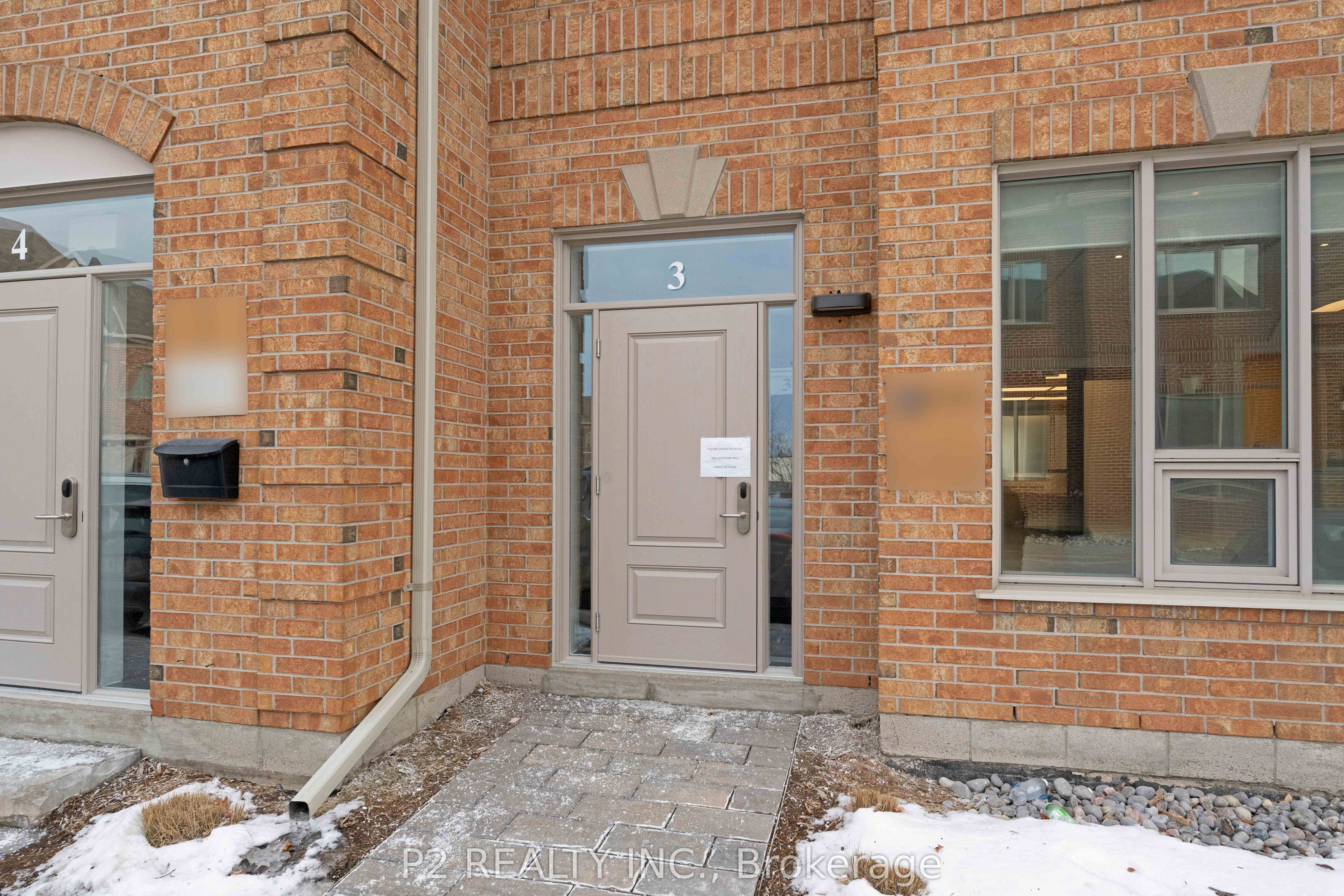 #3 - 30 Wertheim Court Property Photo 2