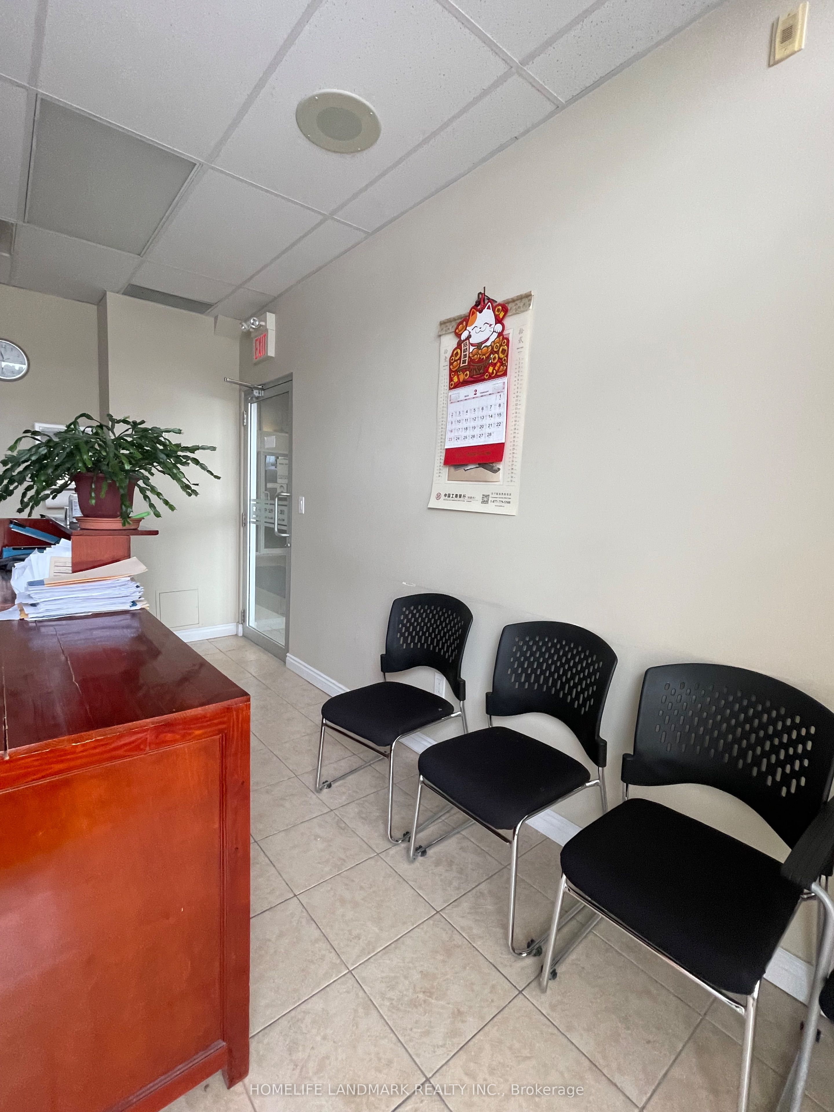 #102 - 7130 Warden Avenue Property Photo 6