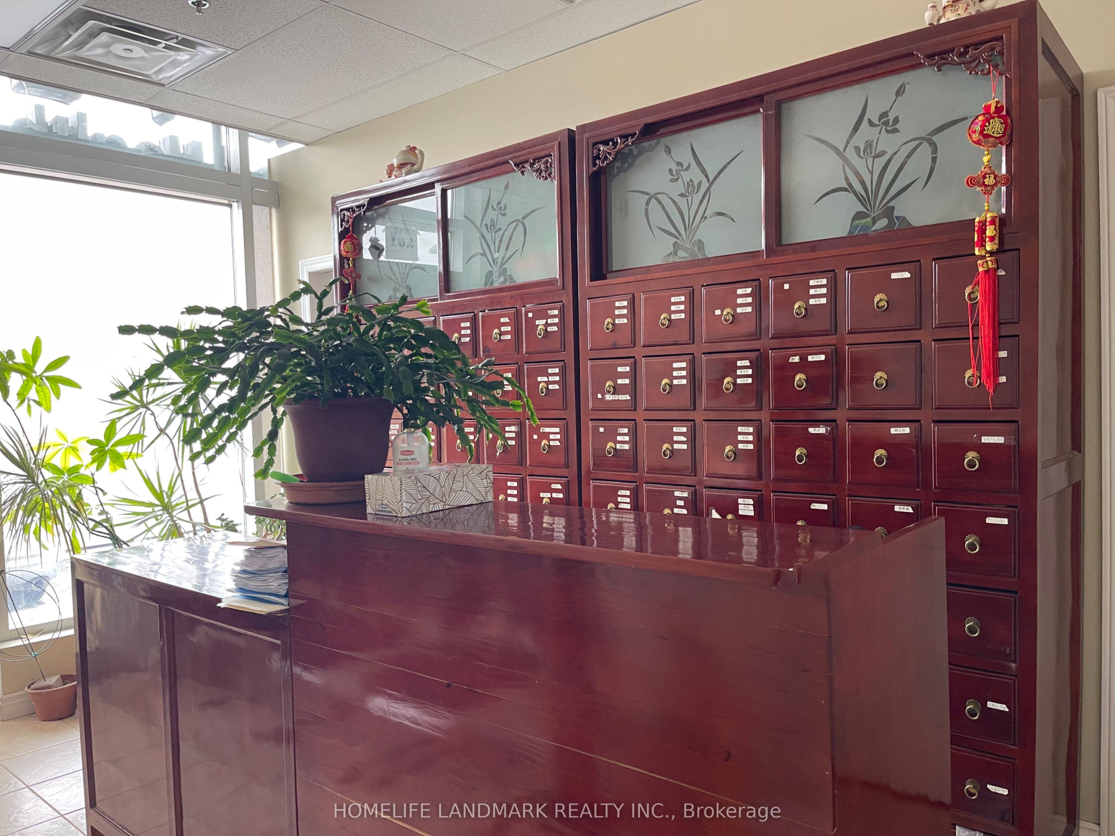 #102 - 7130 Warden Avenue Property Photo 10