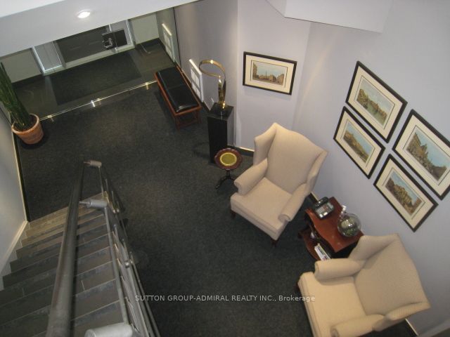 #12-202 - 30 Wertheim Court Property Photo 6