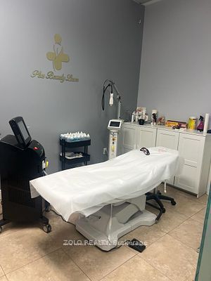 #214 - 7163 Yonge Street Property Photo 4