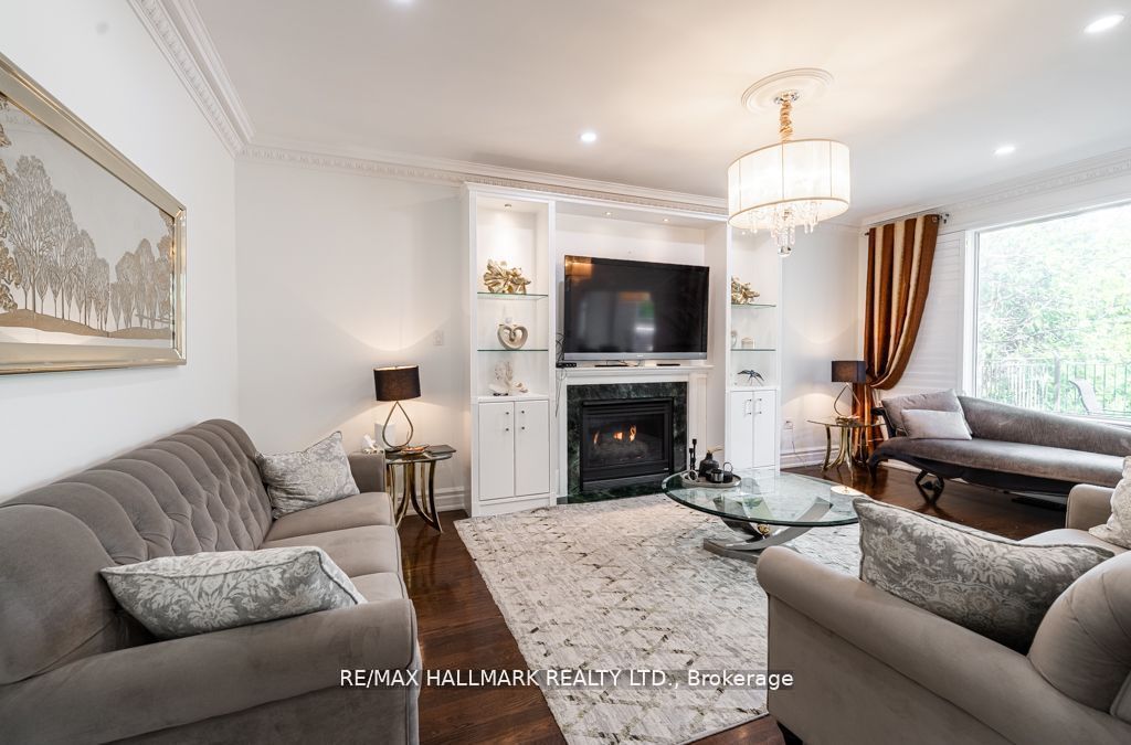 384 Kennedy Street Property Photo 4
