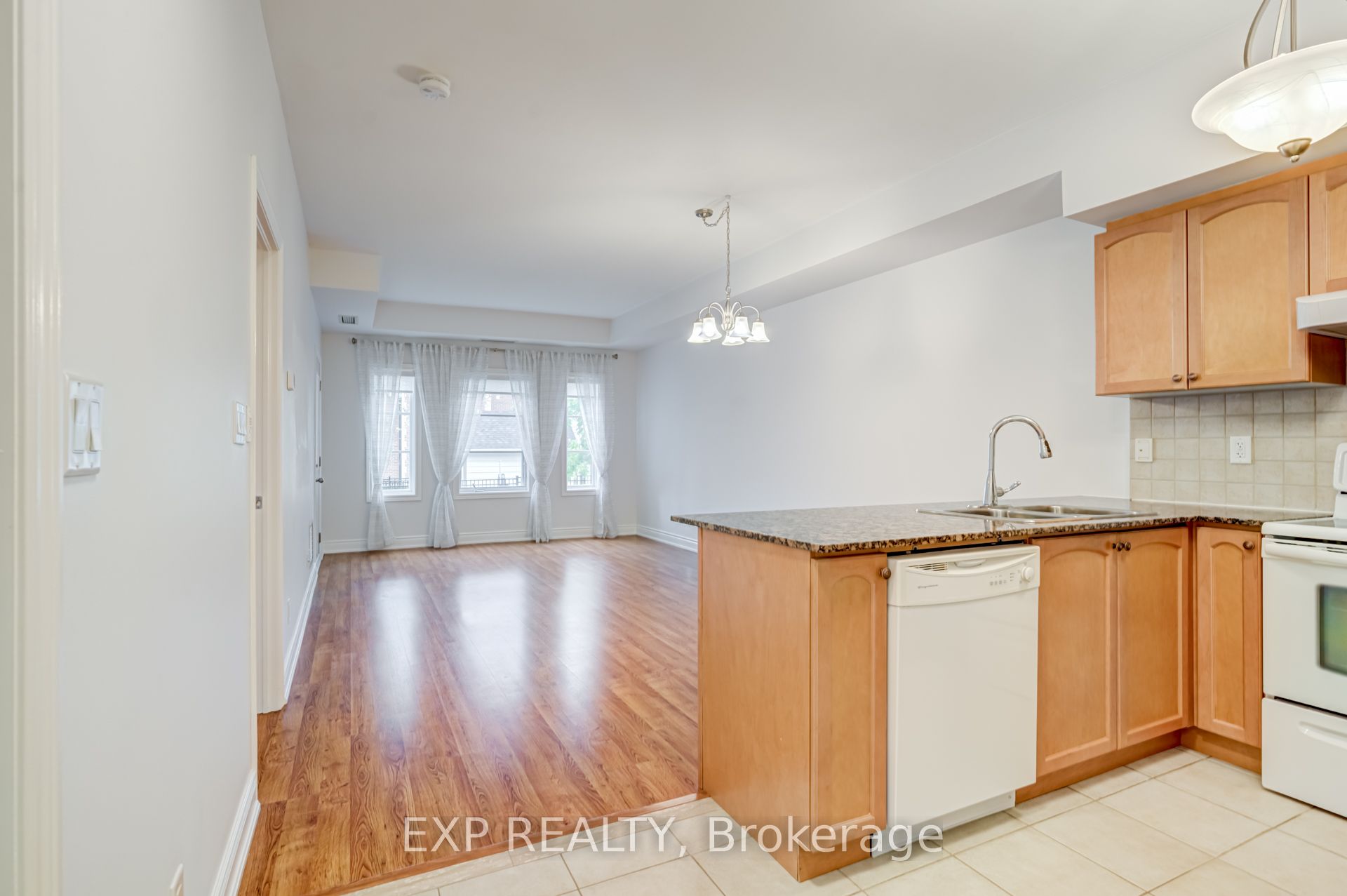 #108 - 9901 Keele Street Property Photo 5
