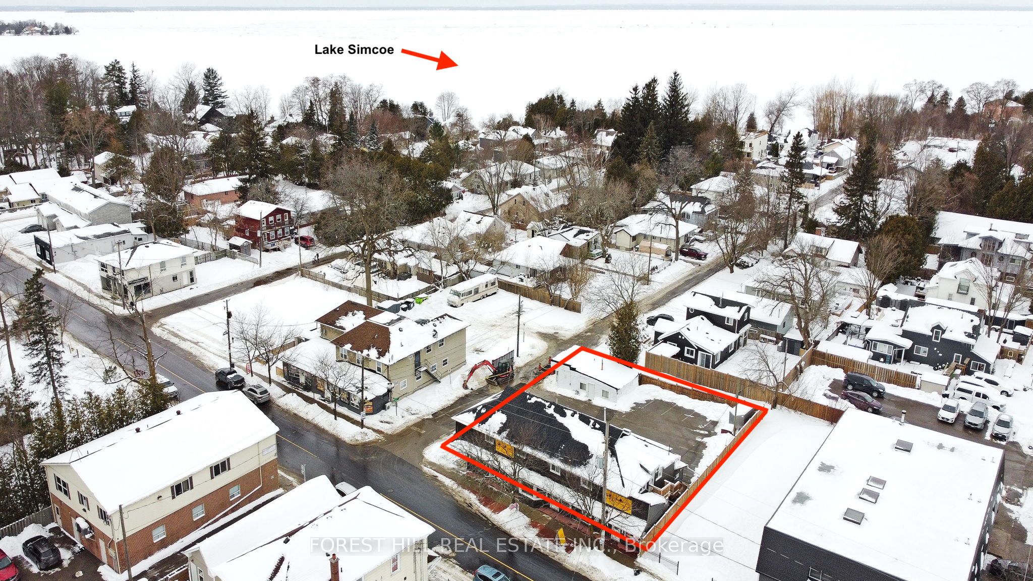 930 Lake Drive Property Photo 2