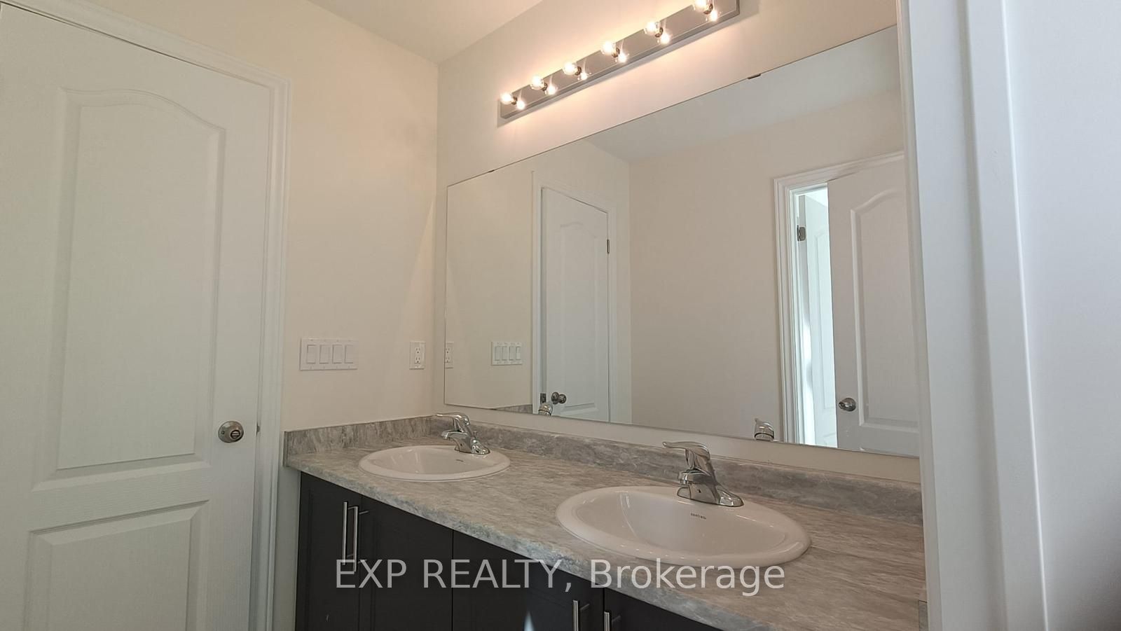 4 Grieve Street Property Photo 8