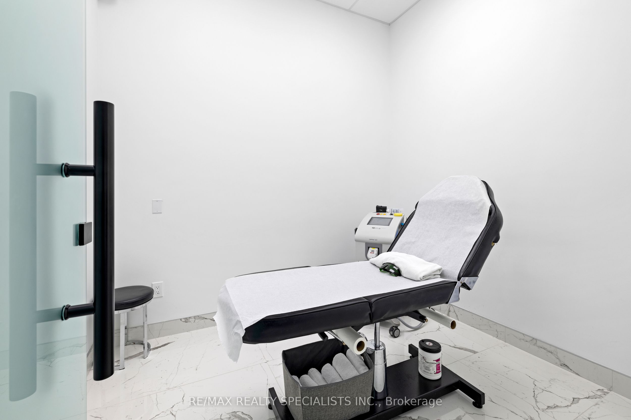 #1 - 7097 Yonge Street Property Photo 20