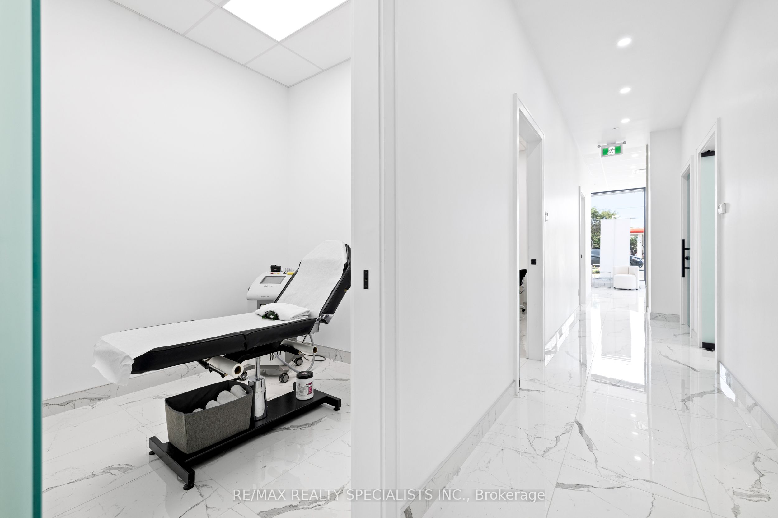 #1 - 7097 Yonge Street Property Photo 26