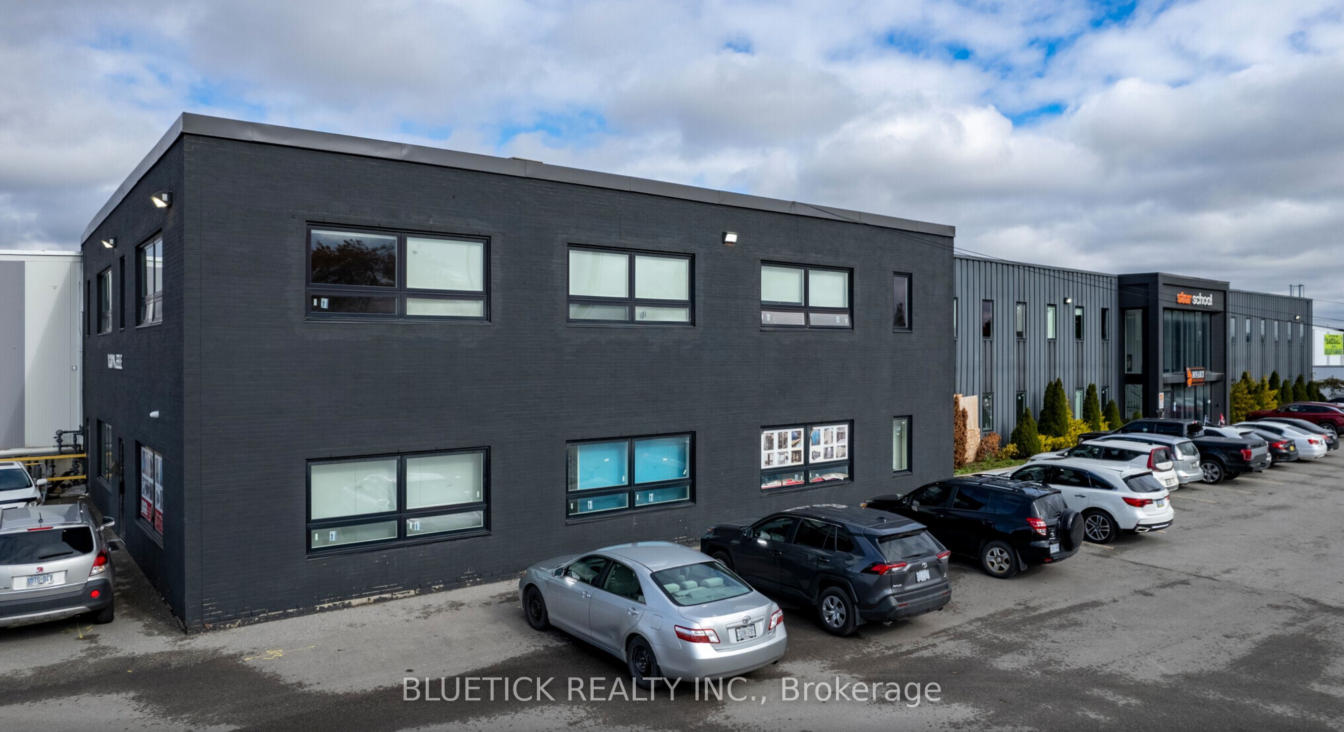#2a - 8301 Keele Street Property Photo 3