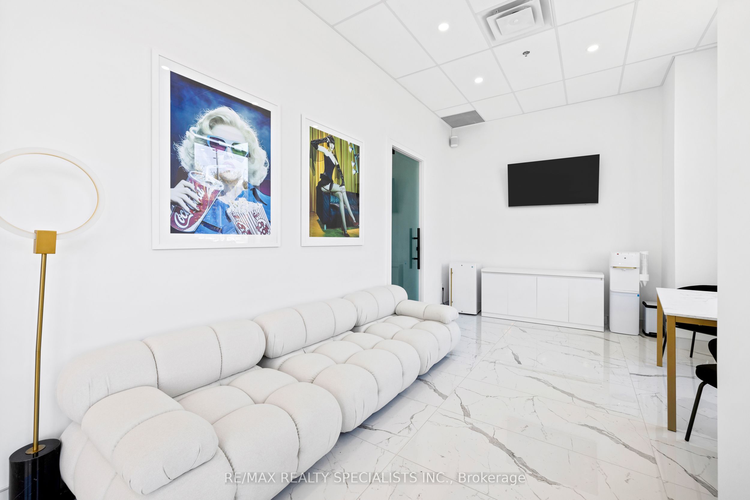 #1 - 7097 Yonge Street Property Photo 11