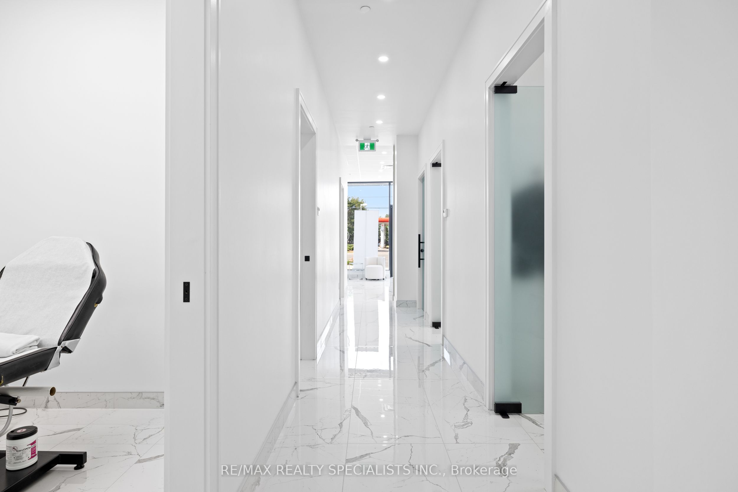 #1 - 7097 Yonge Street Property Photo 13