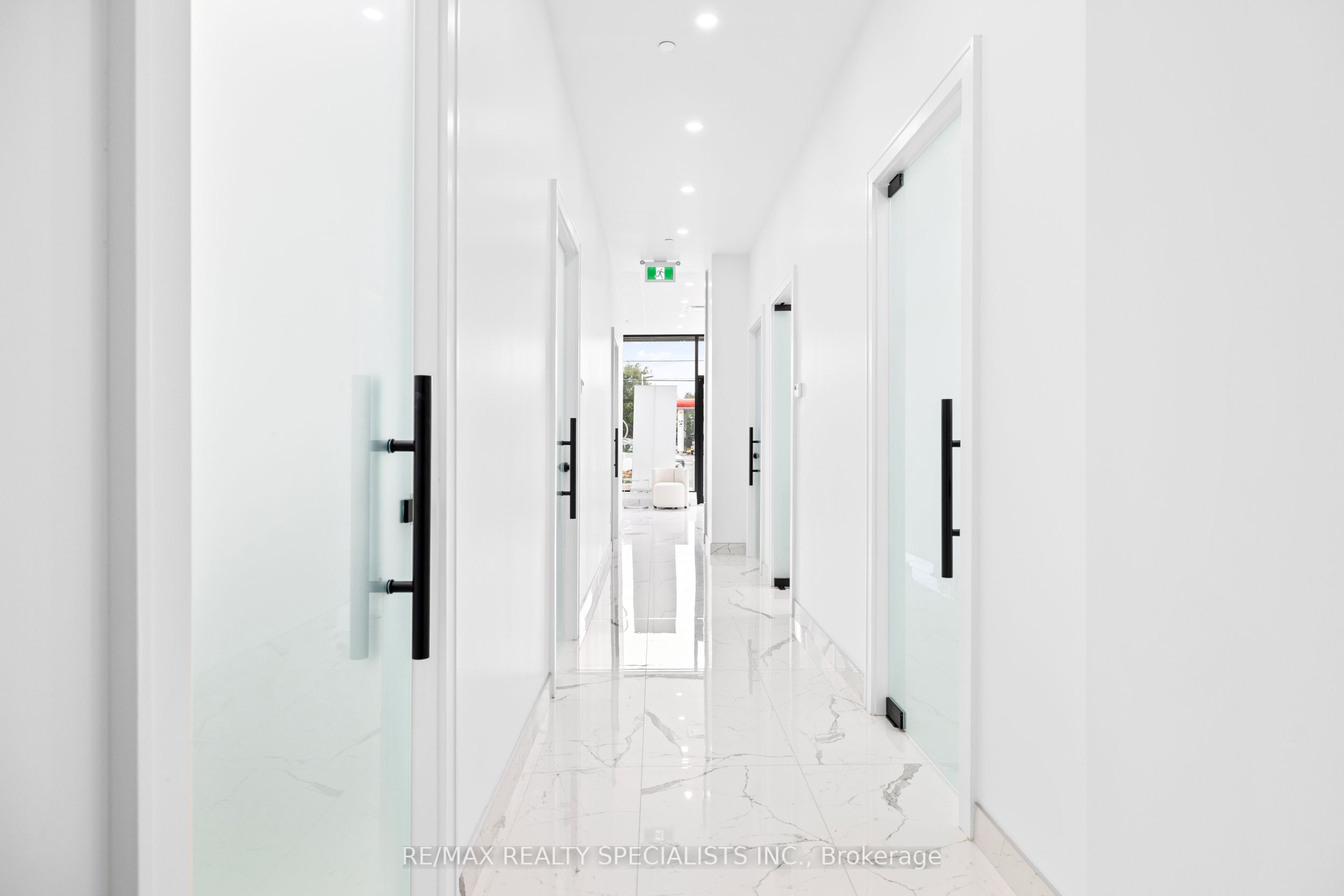 #1 - 7097 Yonge Street Property Photo 14