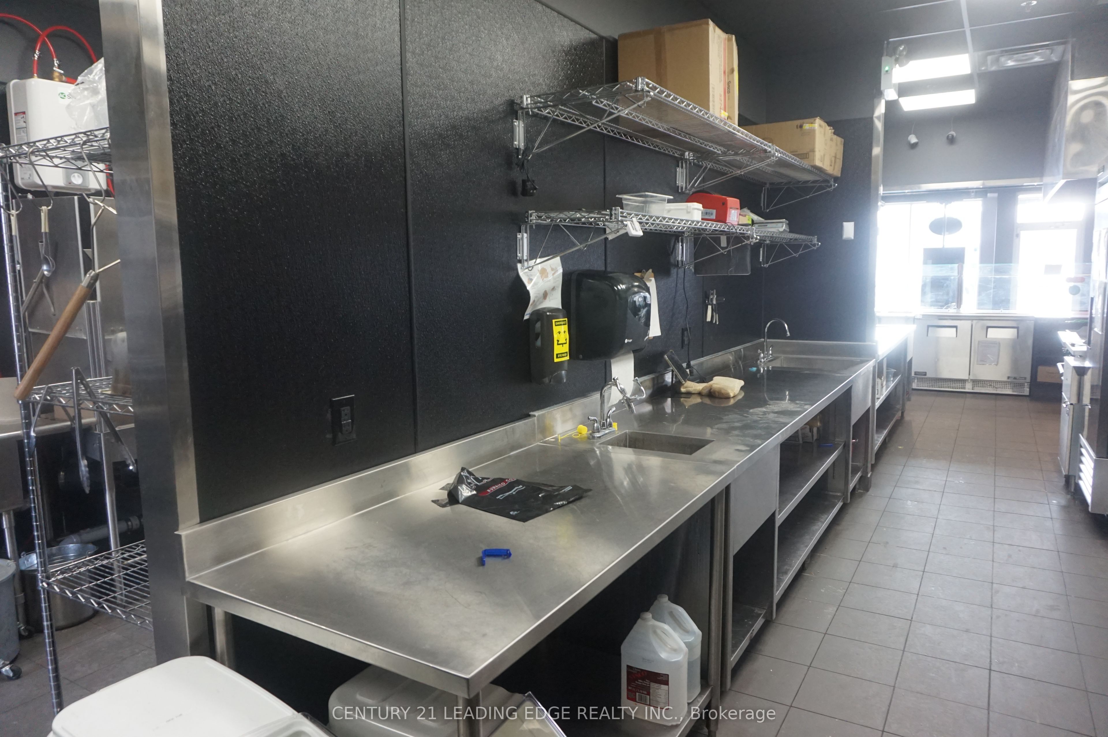 #5 - 307 Toronto Street Property Photo 12