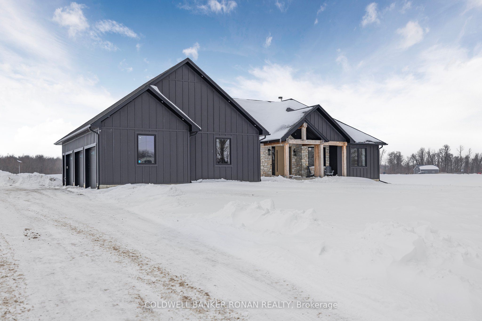 6576 3rd Line Property Photo 1