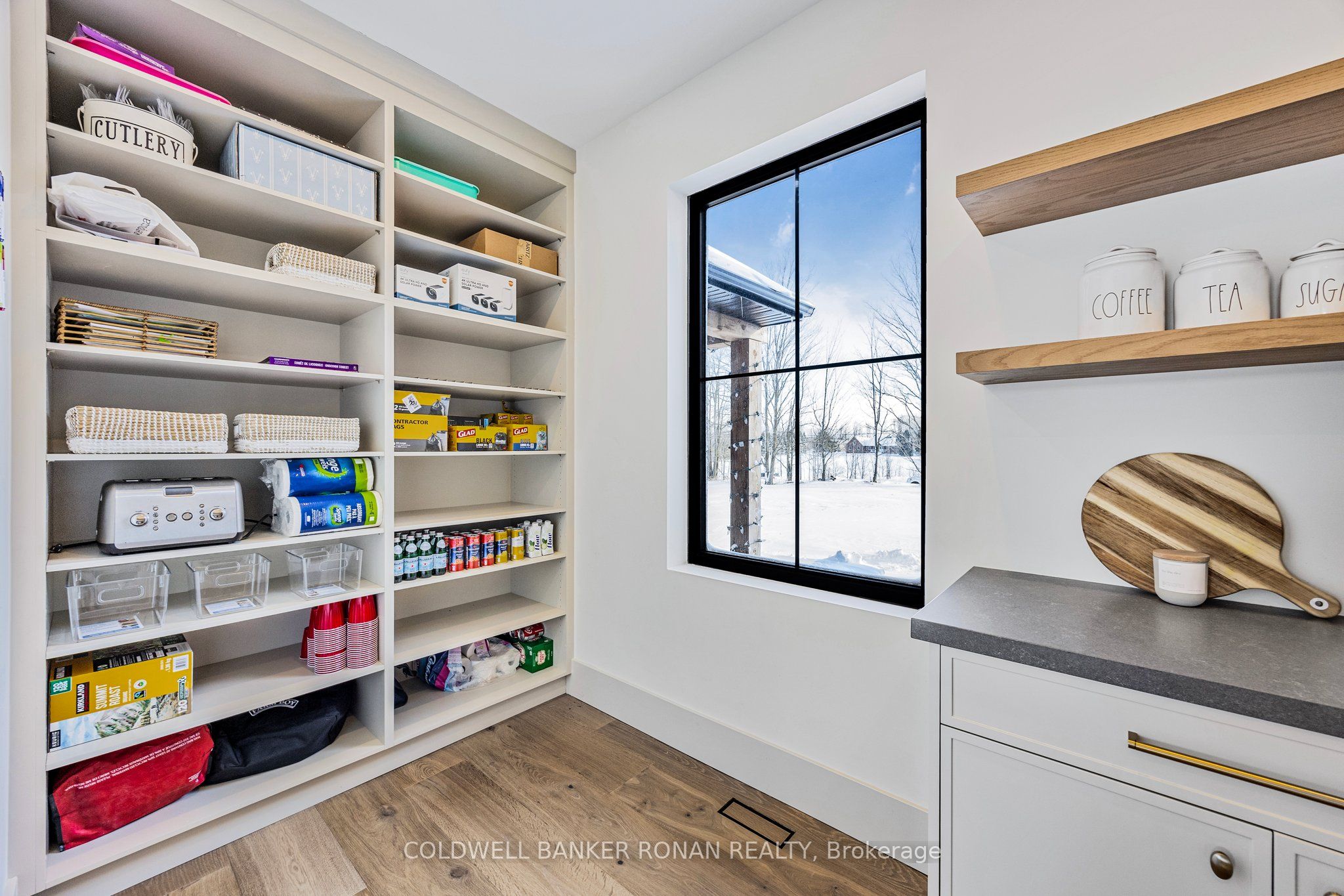 6576 3rd Line Property Photo 11