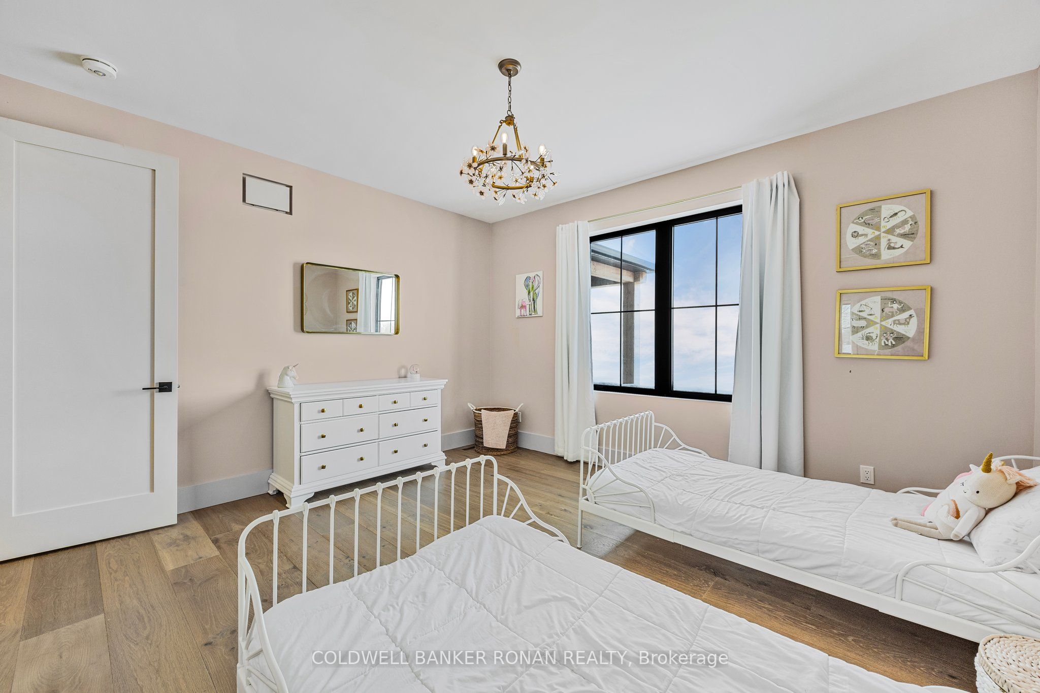 6576 3rd Line Property Photo 29
