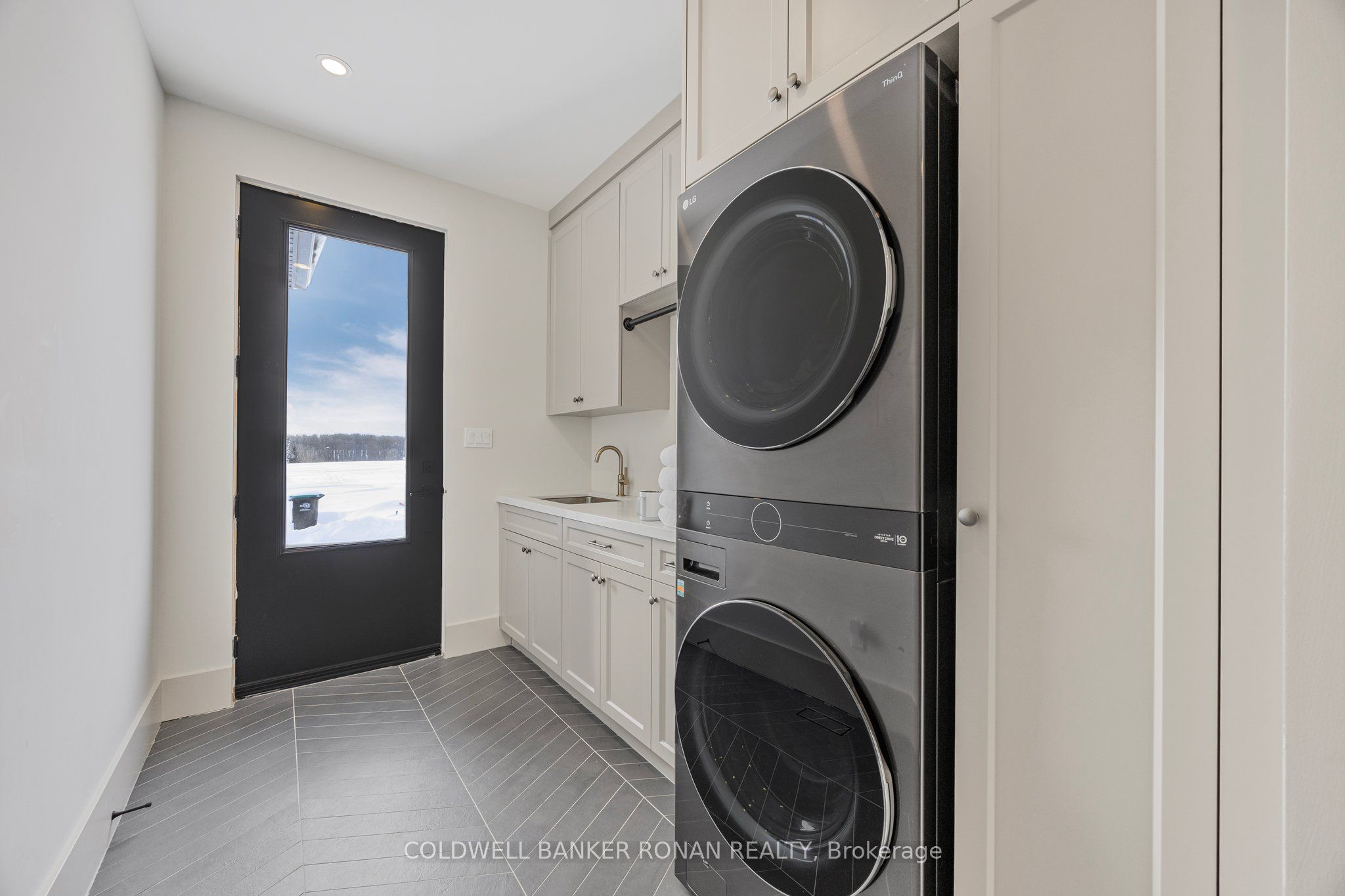 6576 3rd Line Property Photo 31