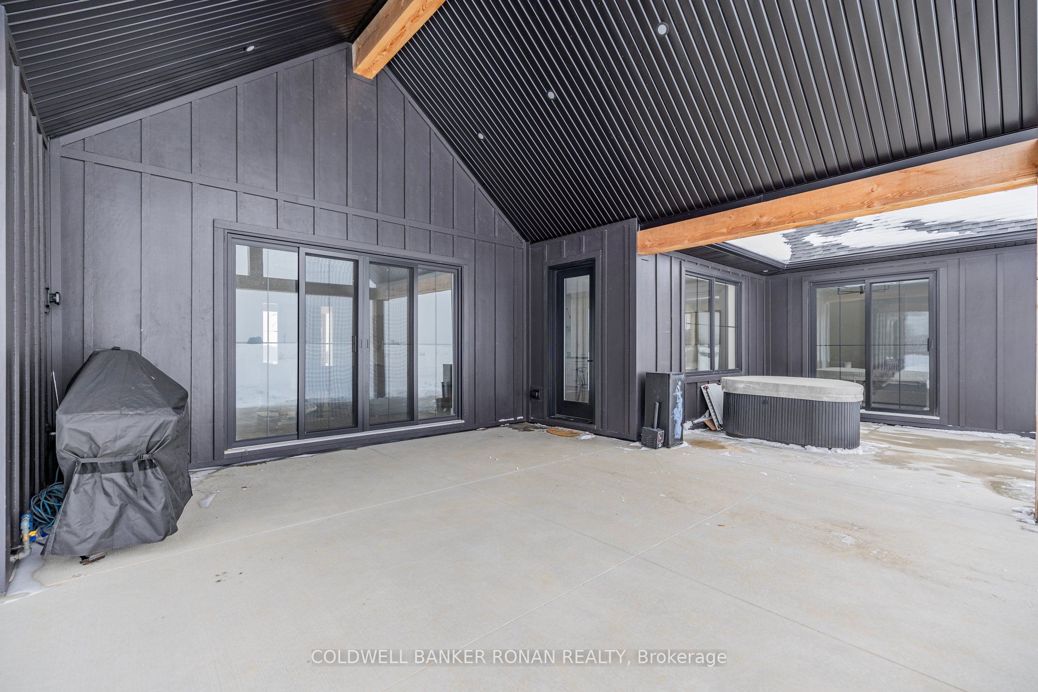 6576 3rd Line Property Photo 43
