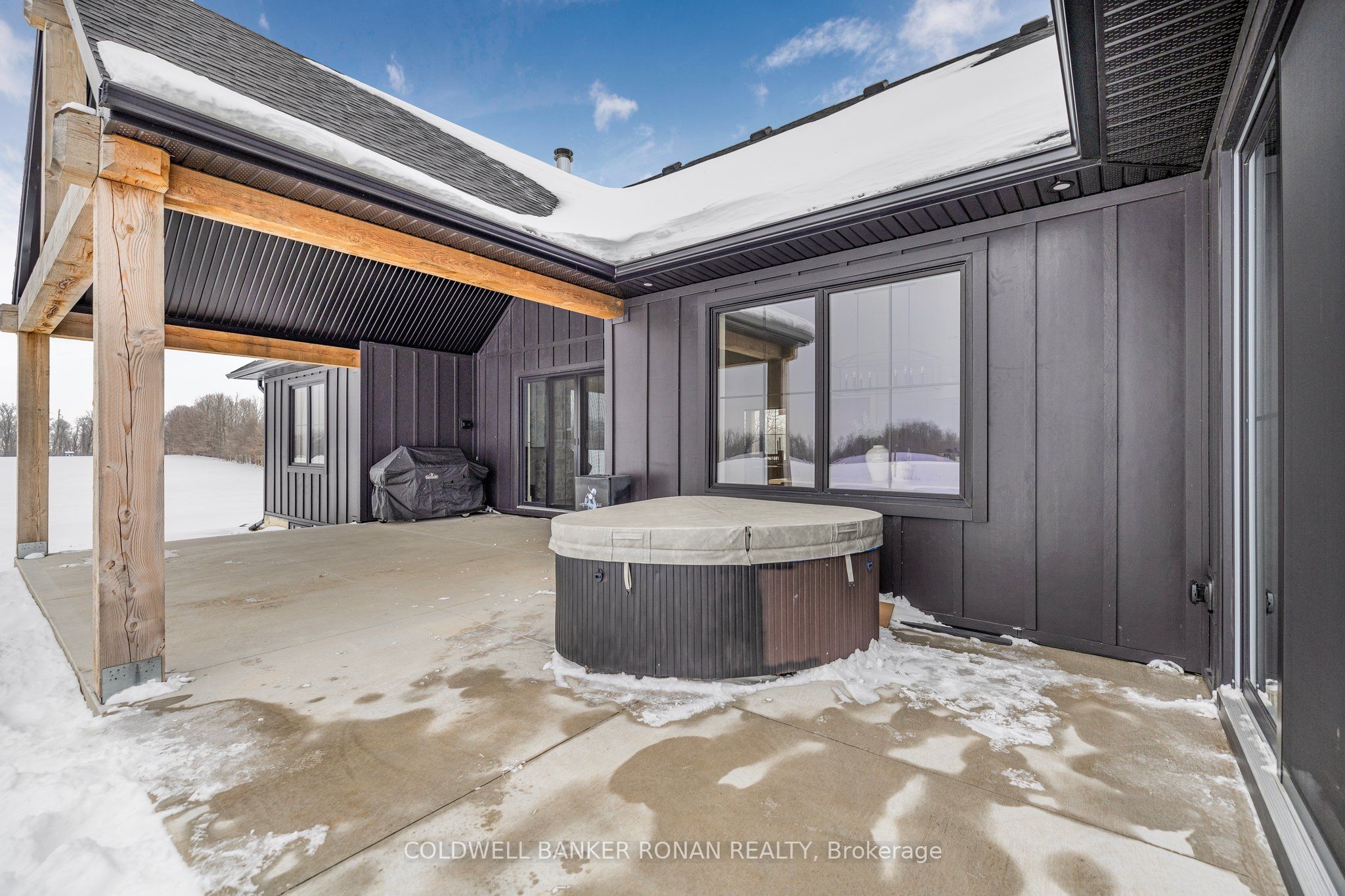 6576 3rd Line Property Photo 45