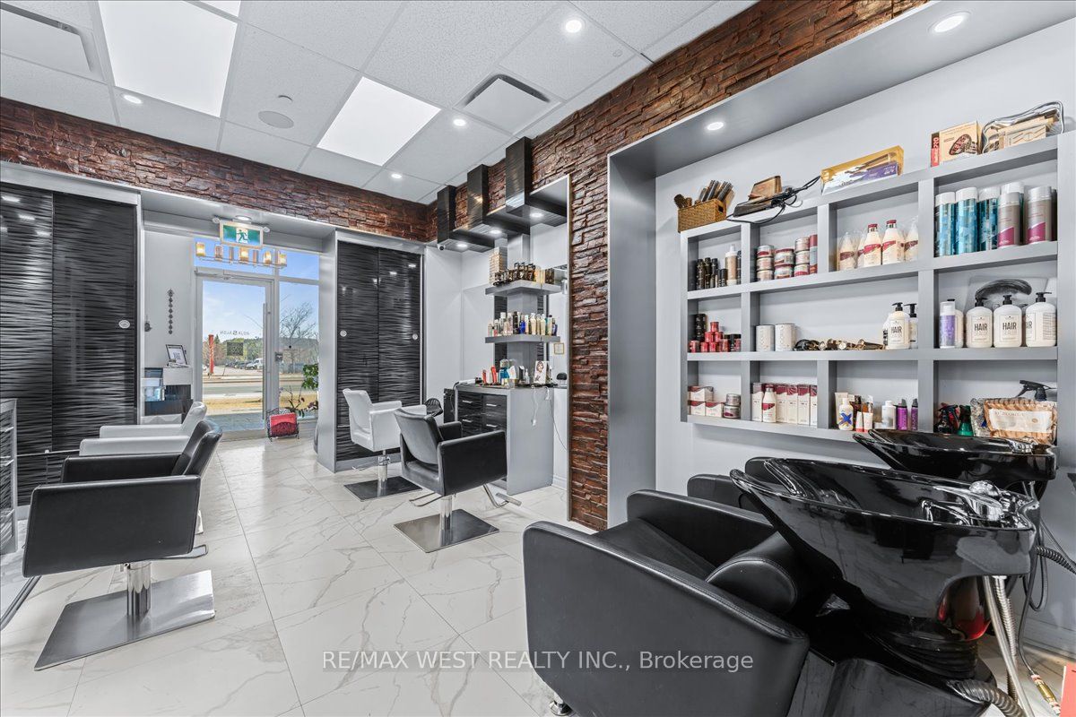 #a8 - 9610 Yonge Street Property Photo 5