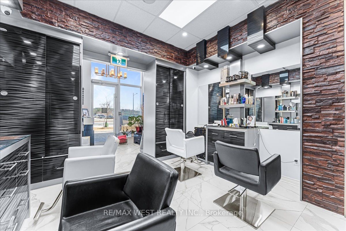 #a8 - 9610 Yonge Street Property Photo 6