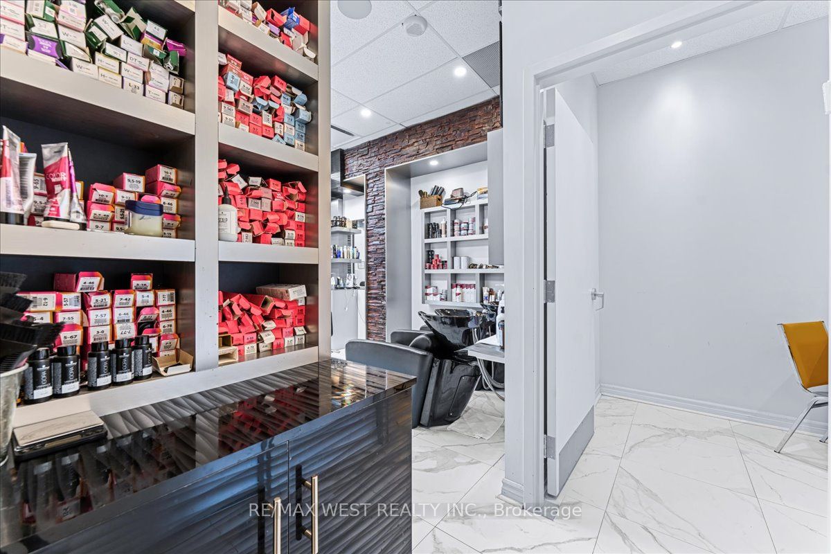 #a8 - 9610 Yonge Street Property Photo 20