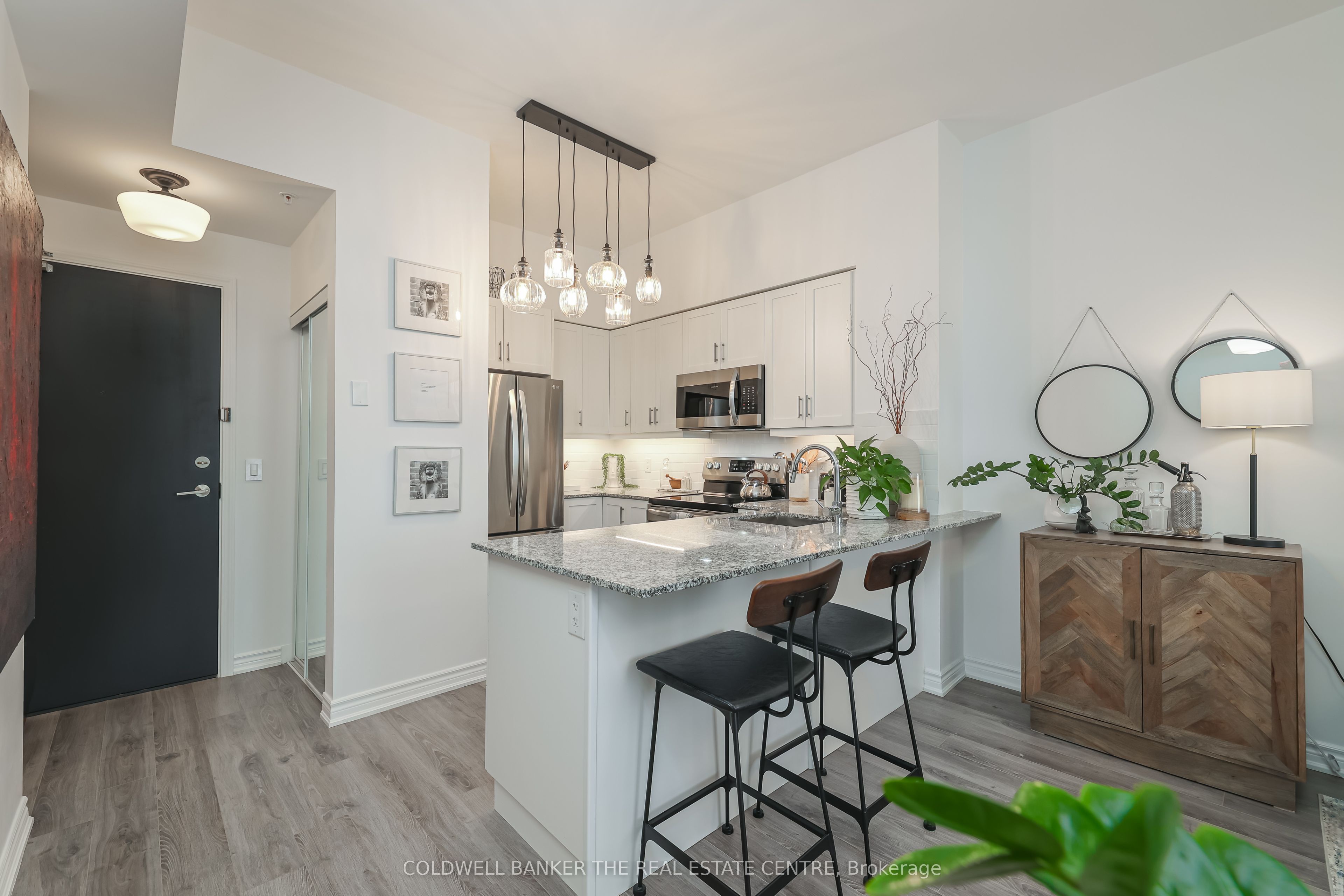#723 - 11611 Yonge Street Property Photo 9
