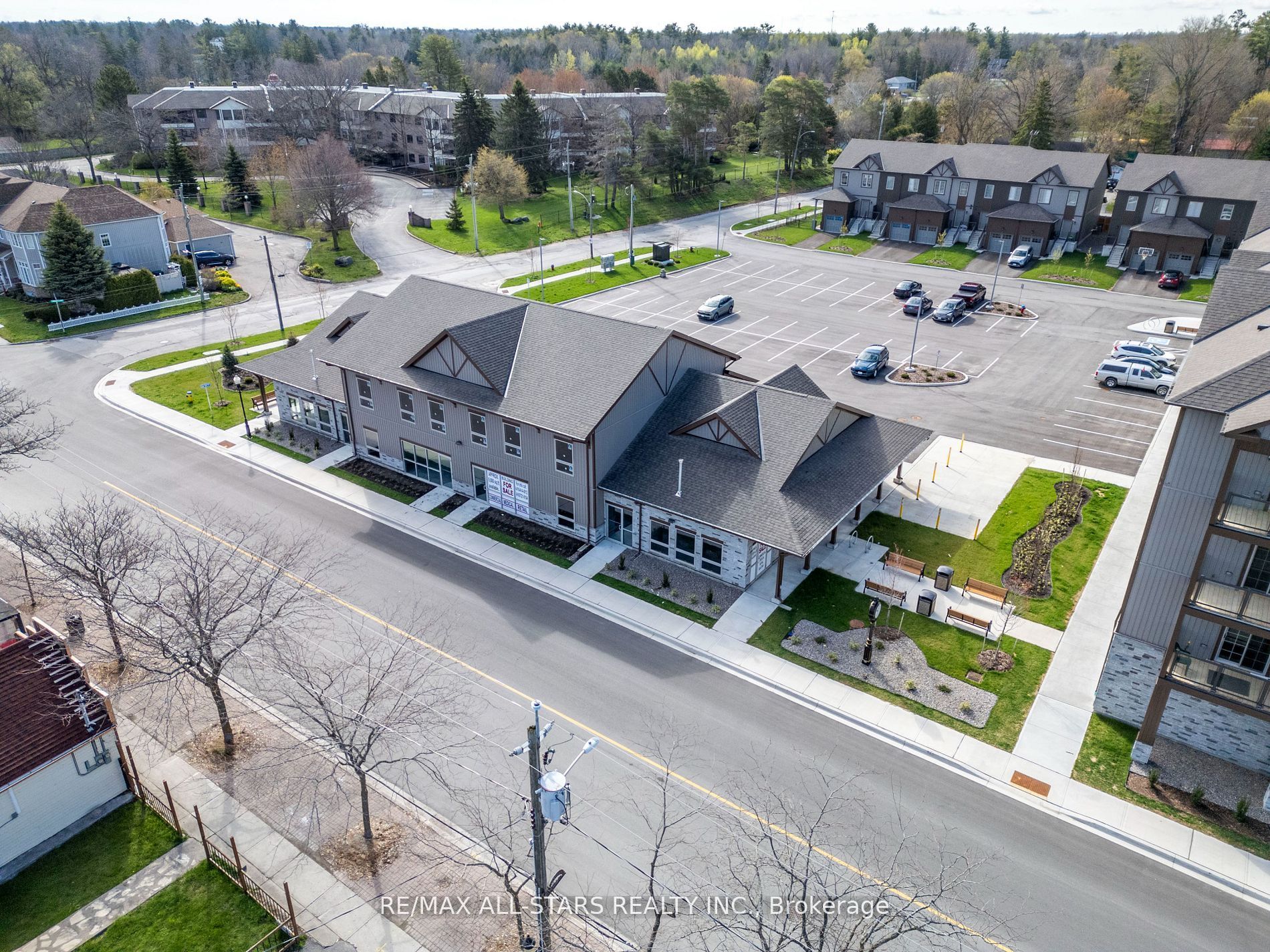 112 Grew Blvd Property Photo