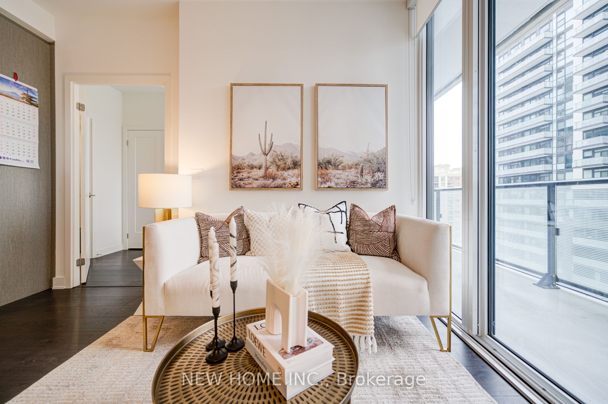 #907 - 95 Oneida Crescent Property Photo 1