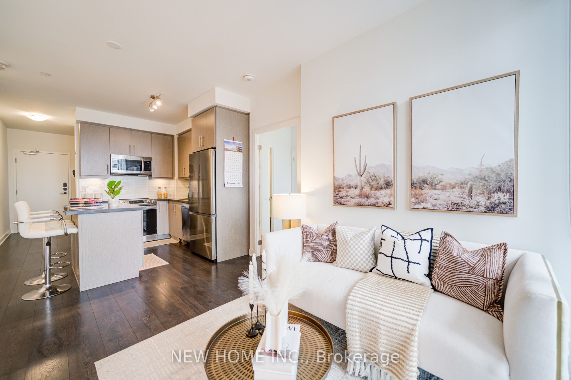 #907 - 95 Oneida Crescent Property Photo 2