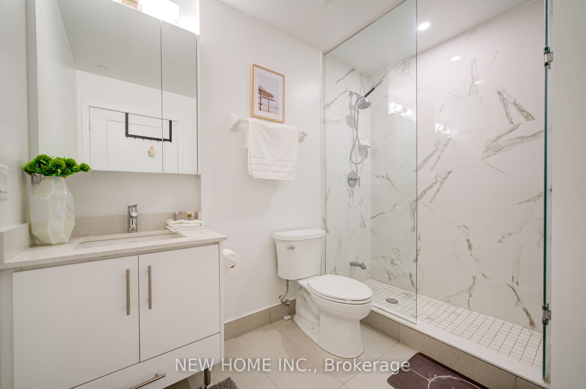 #907 - 95 Oneida Crescent Property Photo 13