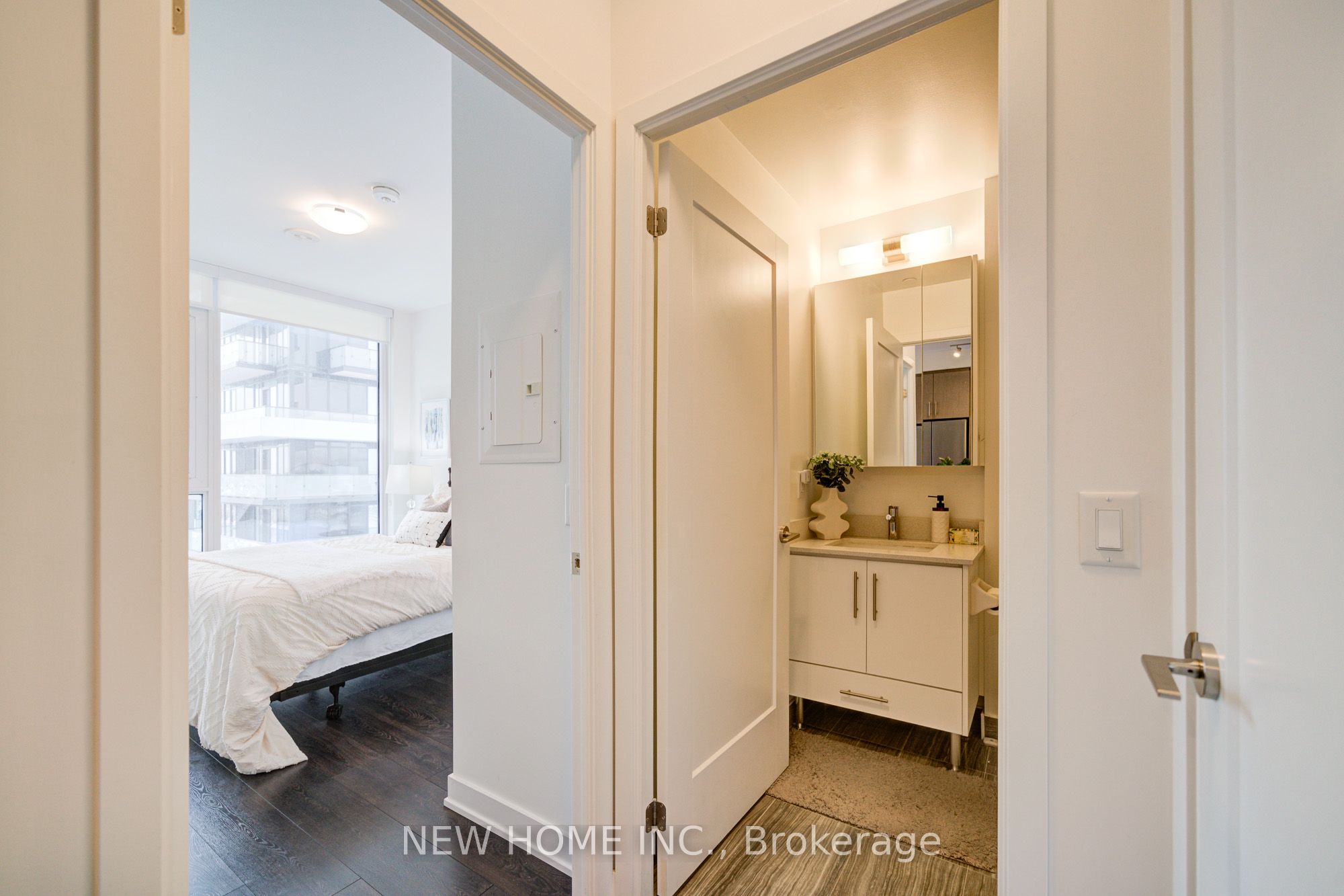 #907 - 95 Oneida Crescent Property Photo 14