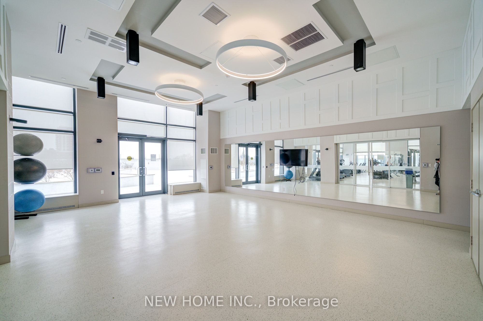 #907 - 95 Oneida Crescent Property Photo 23