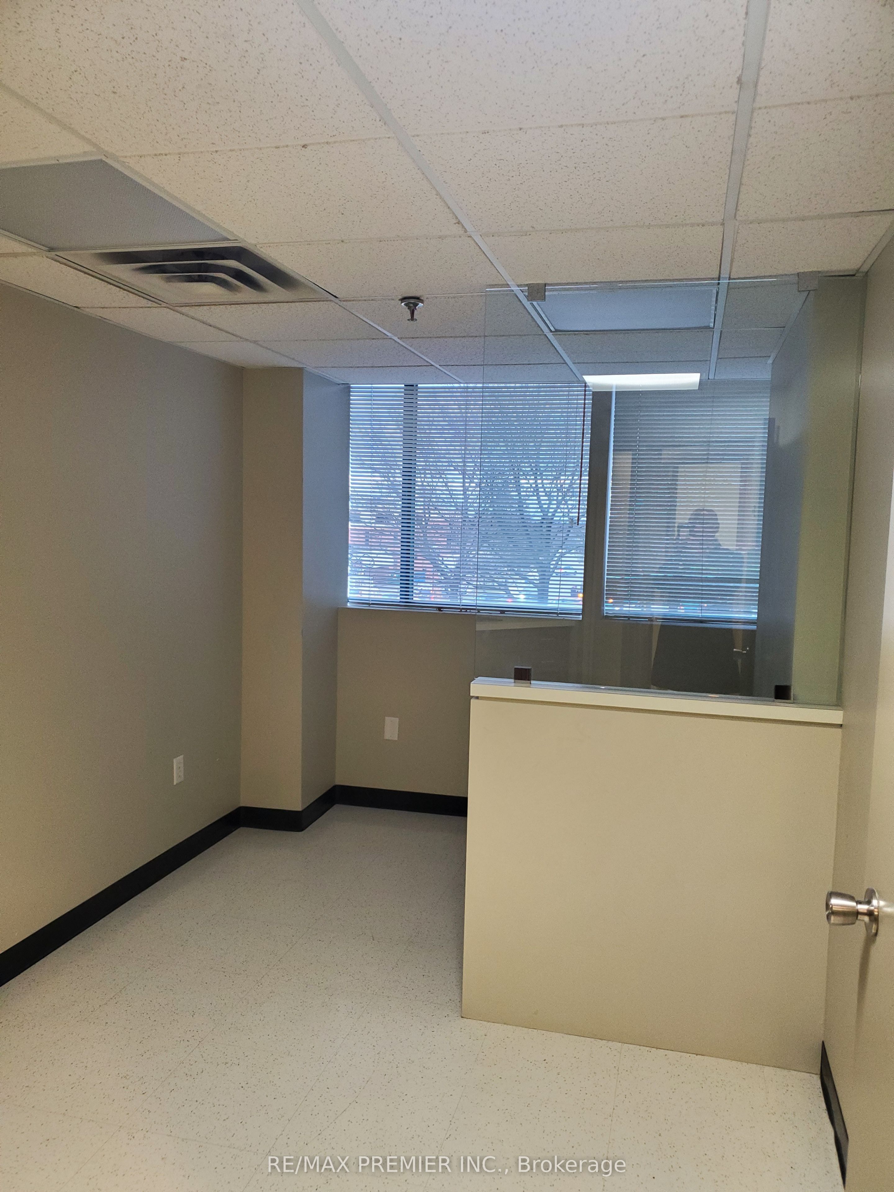 #218 - 7330 Yonge Street Property Photo 7