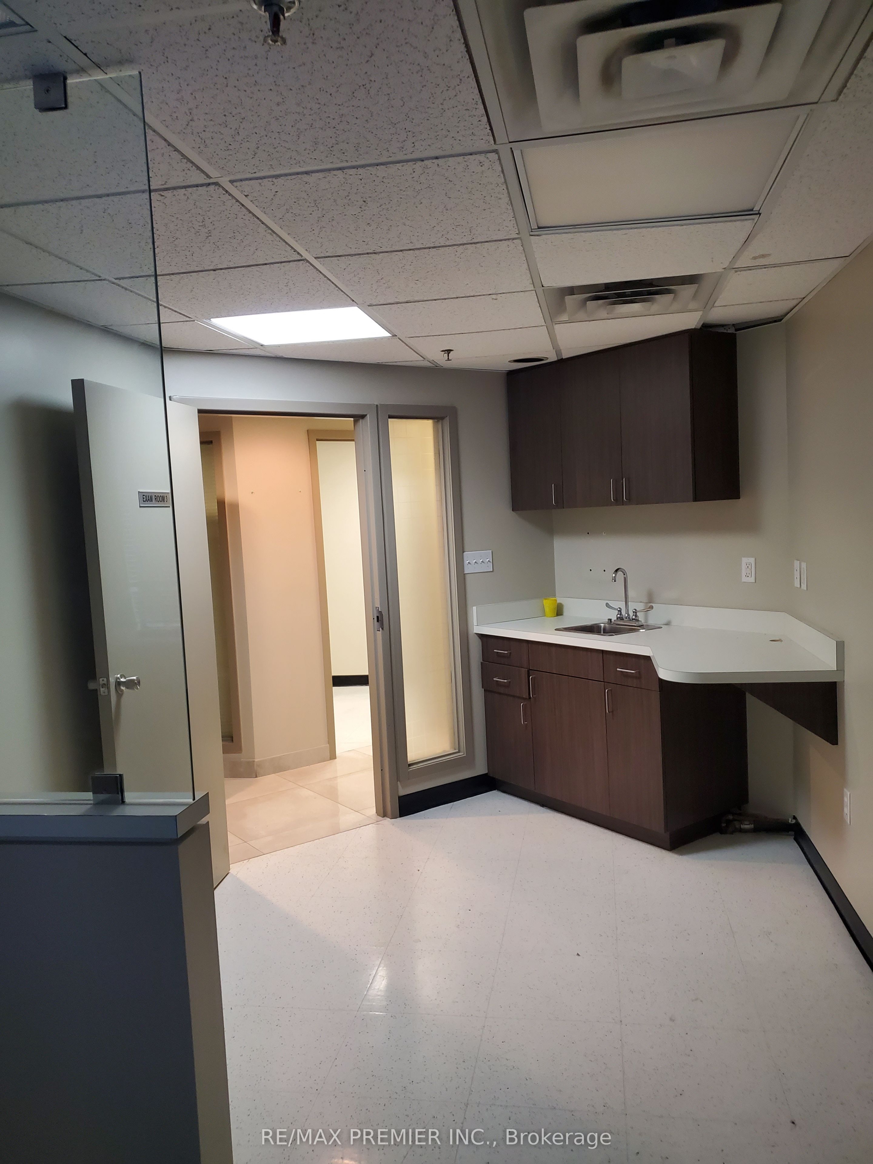 #218 - 7330 Yonge Street Property Photo 8