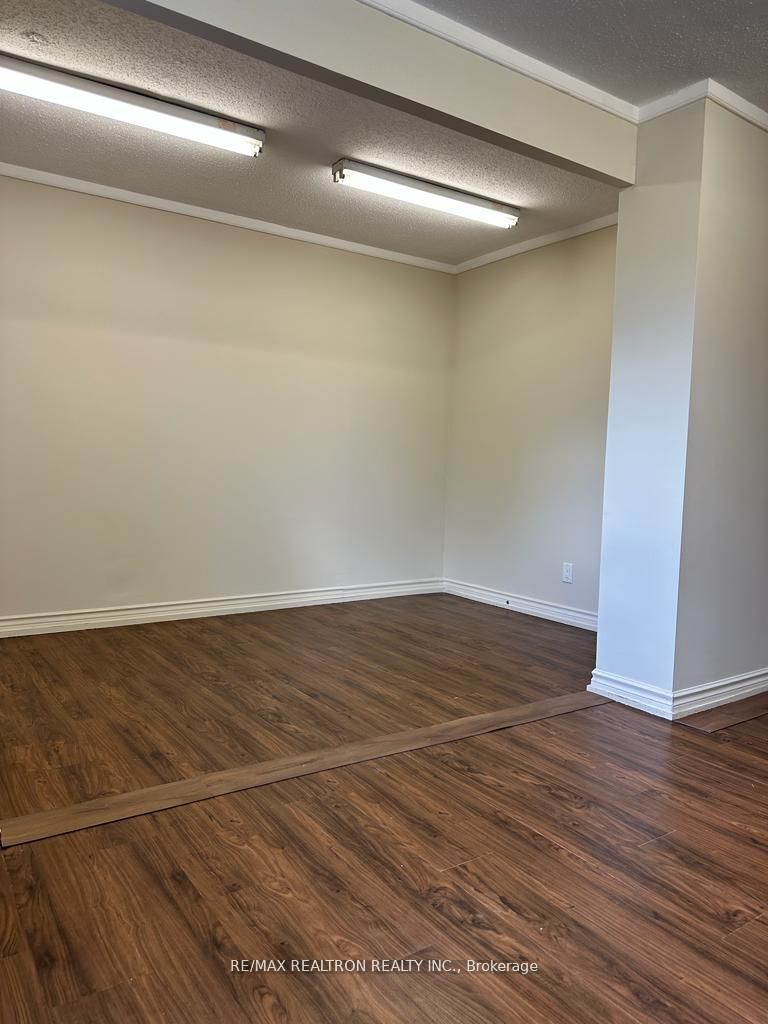 #201c - 7711 Yonge Street Property Photo 5