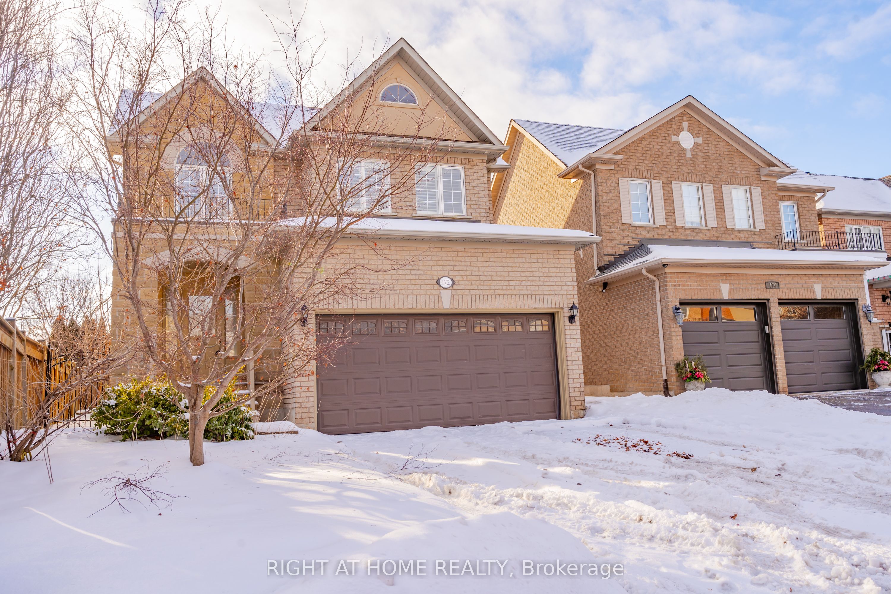 172 Kingsview Drive Property Photo 1