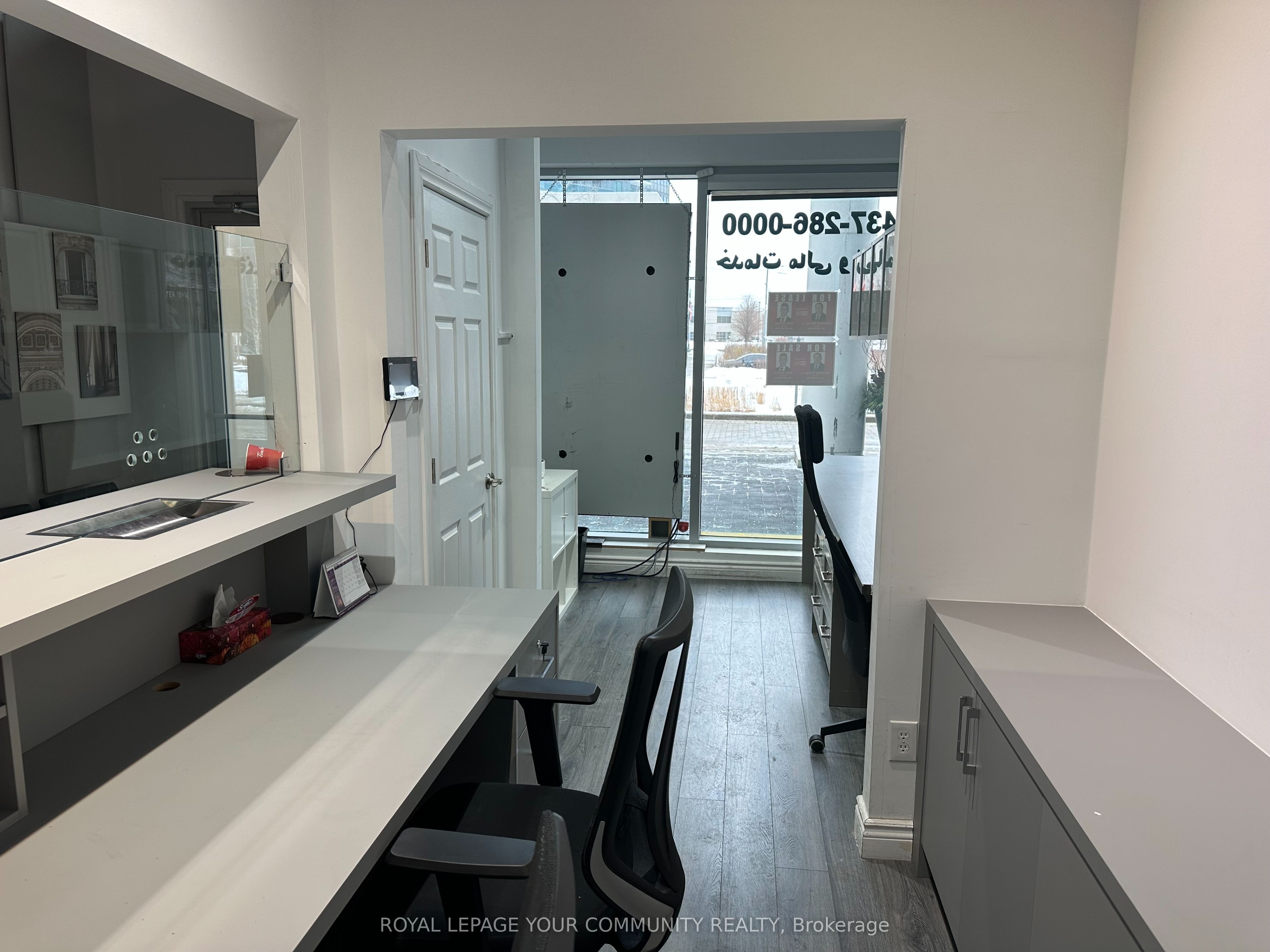 #18 - 7181 Yonge Street Property Photo 4