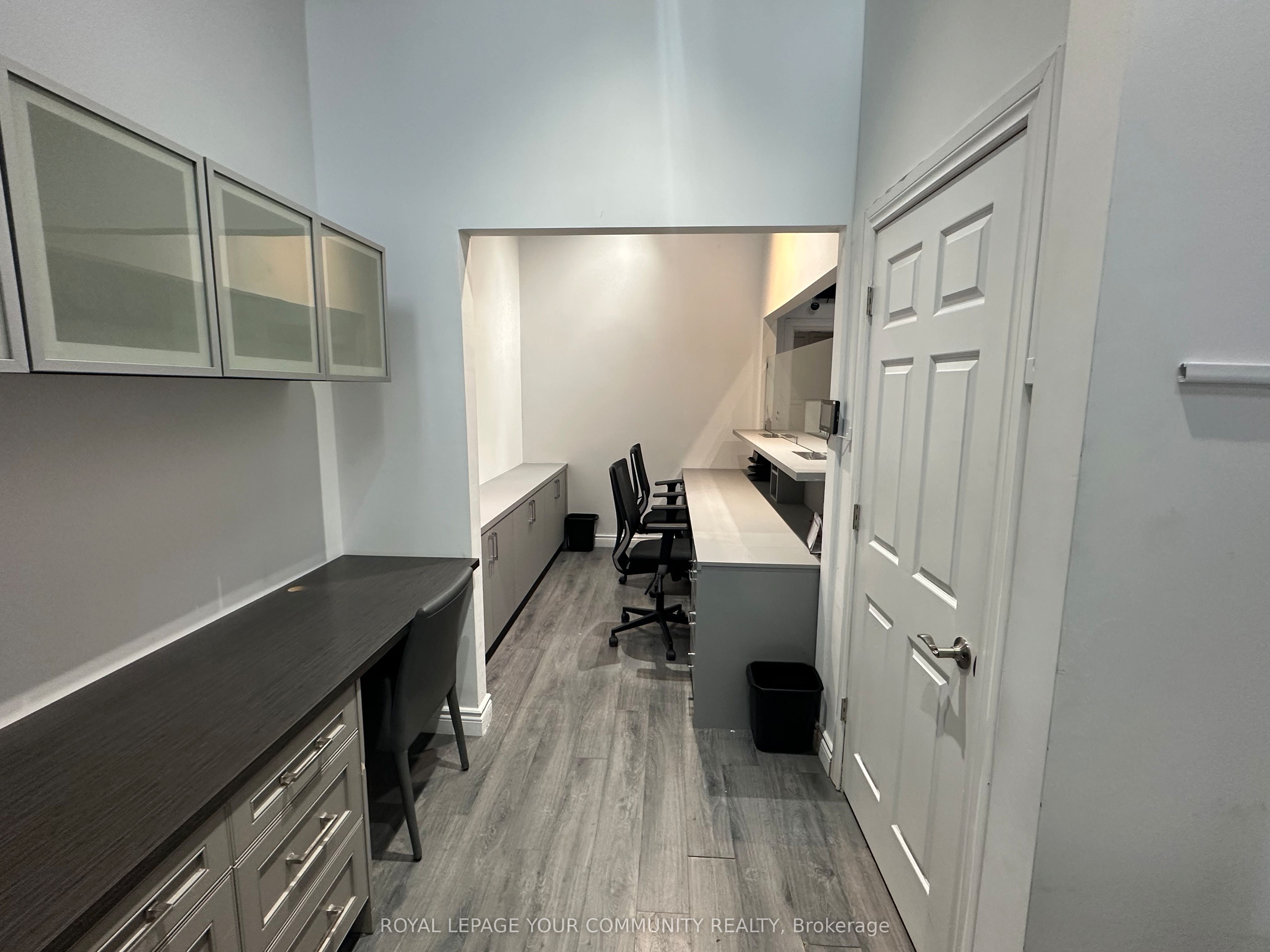#18 - 7181 Yonge Street Property Photo 5